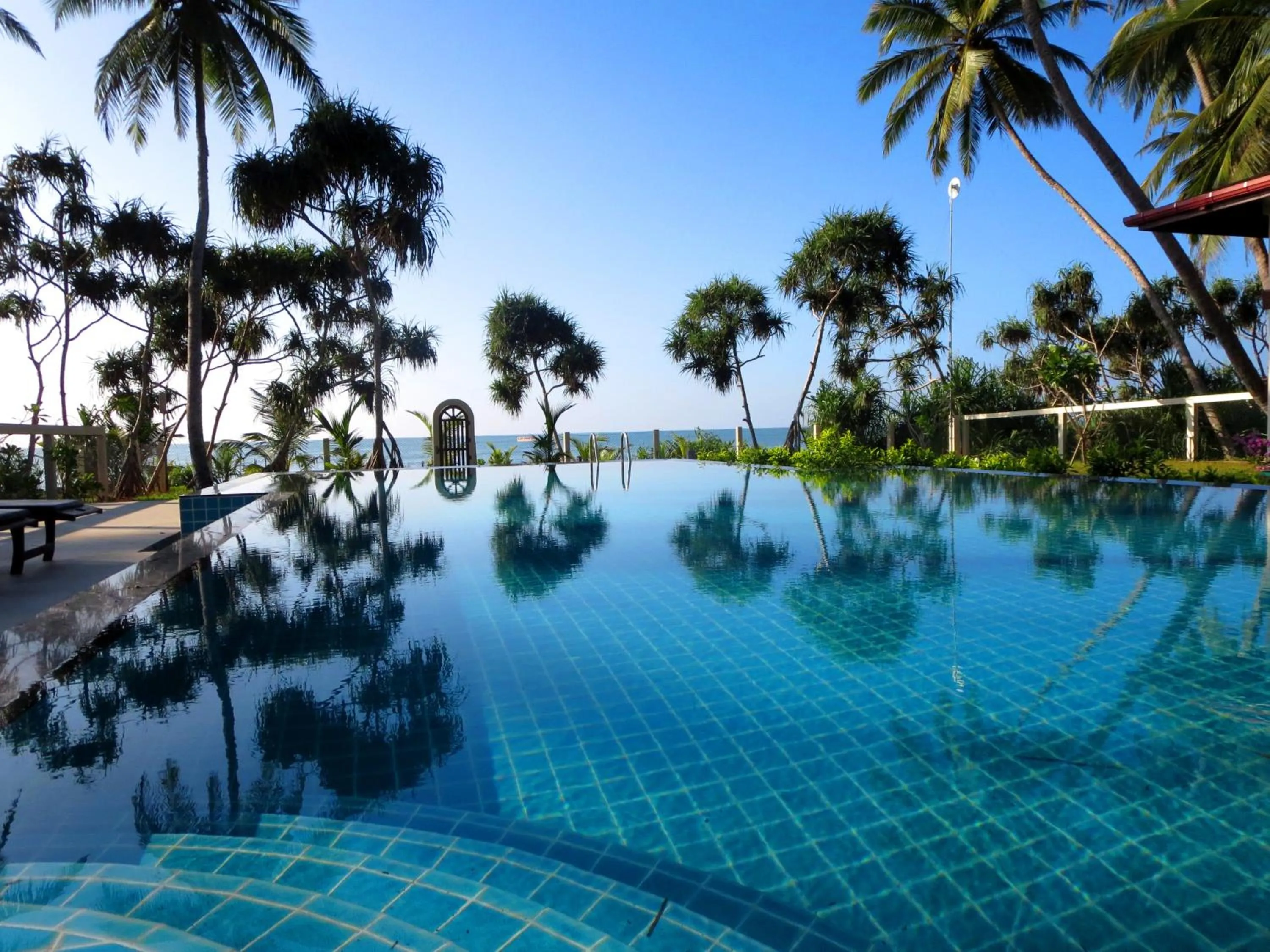 Swimming Pool in Lanka Beach Bungalows