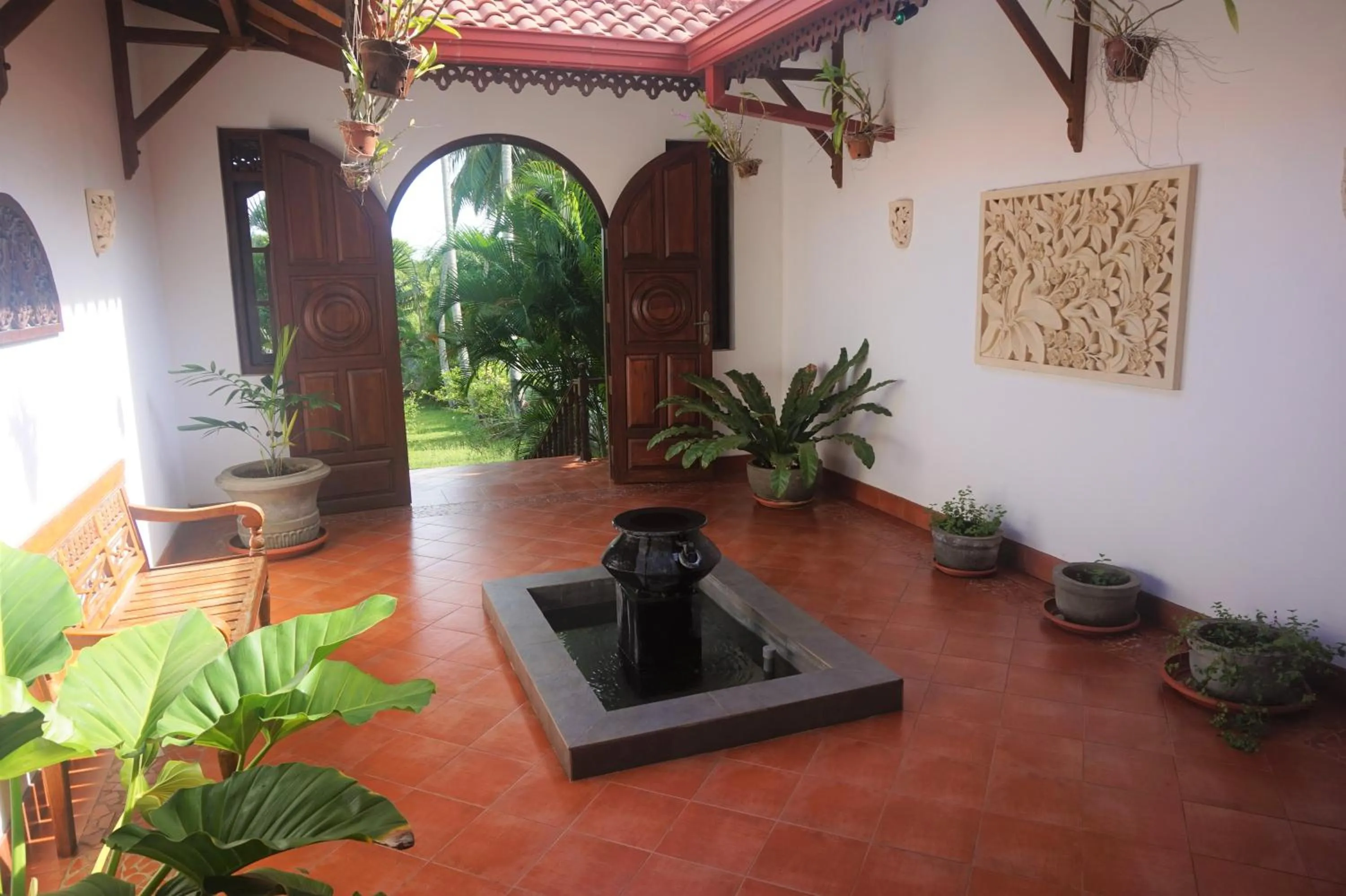 Lobby/Reception in Lanka Beach Bungalows