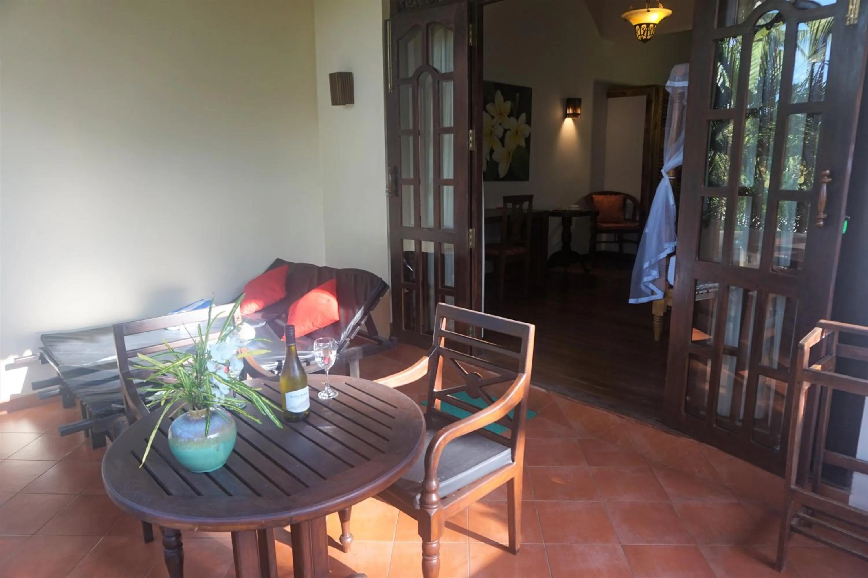 Balcony/Terrace, Dining Area in Lanka Beach Bungalows