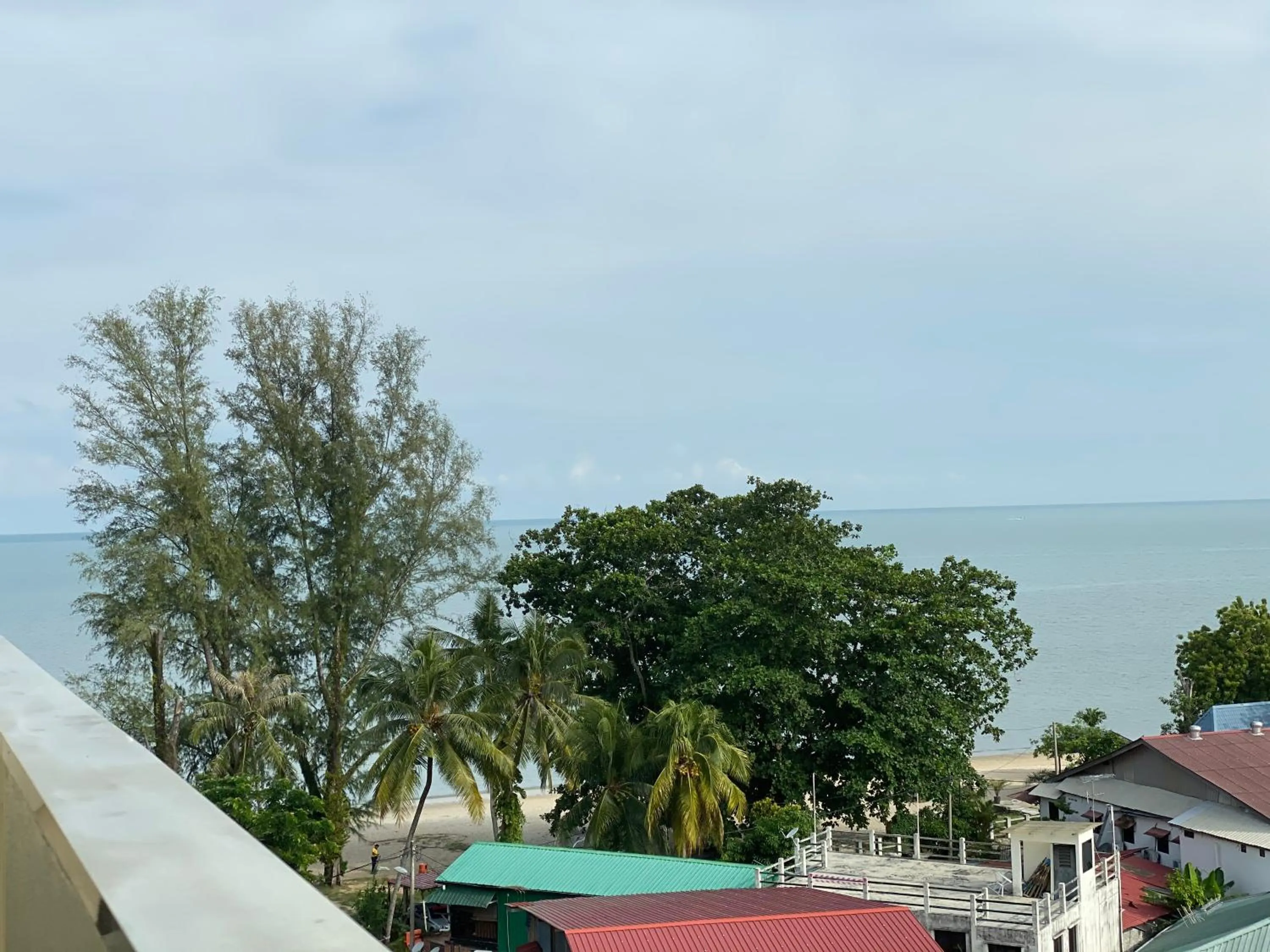 By The Sea @ Cozy Beachfront Home