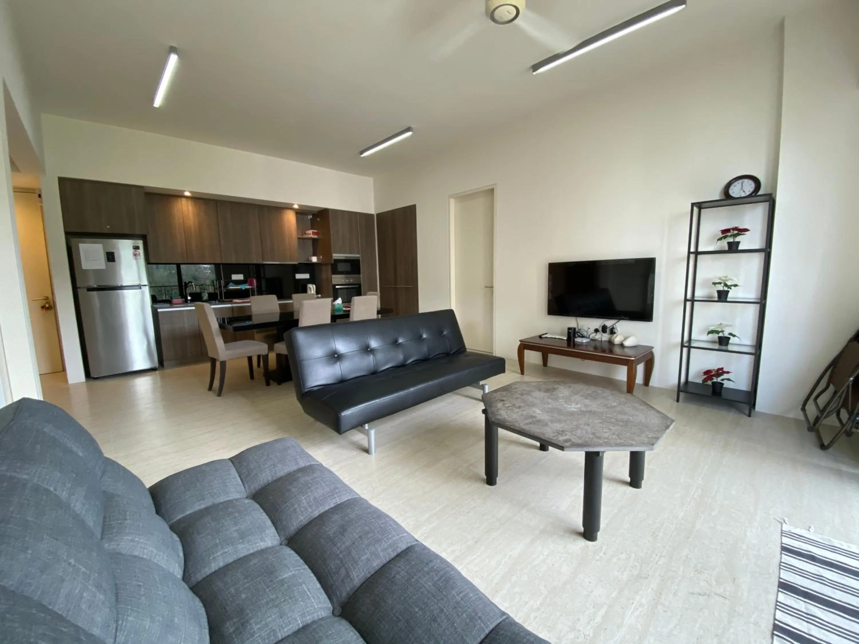 By The Sea @ Cozy Beachfront Home