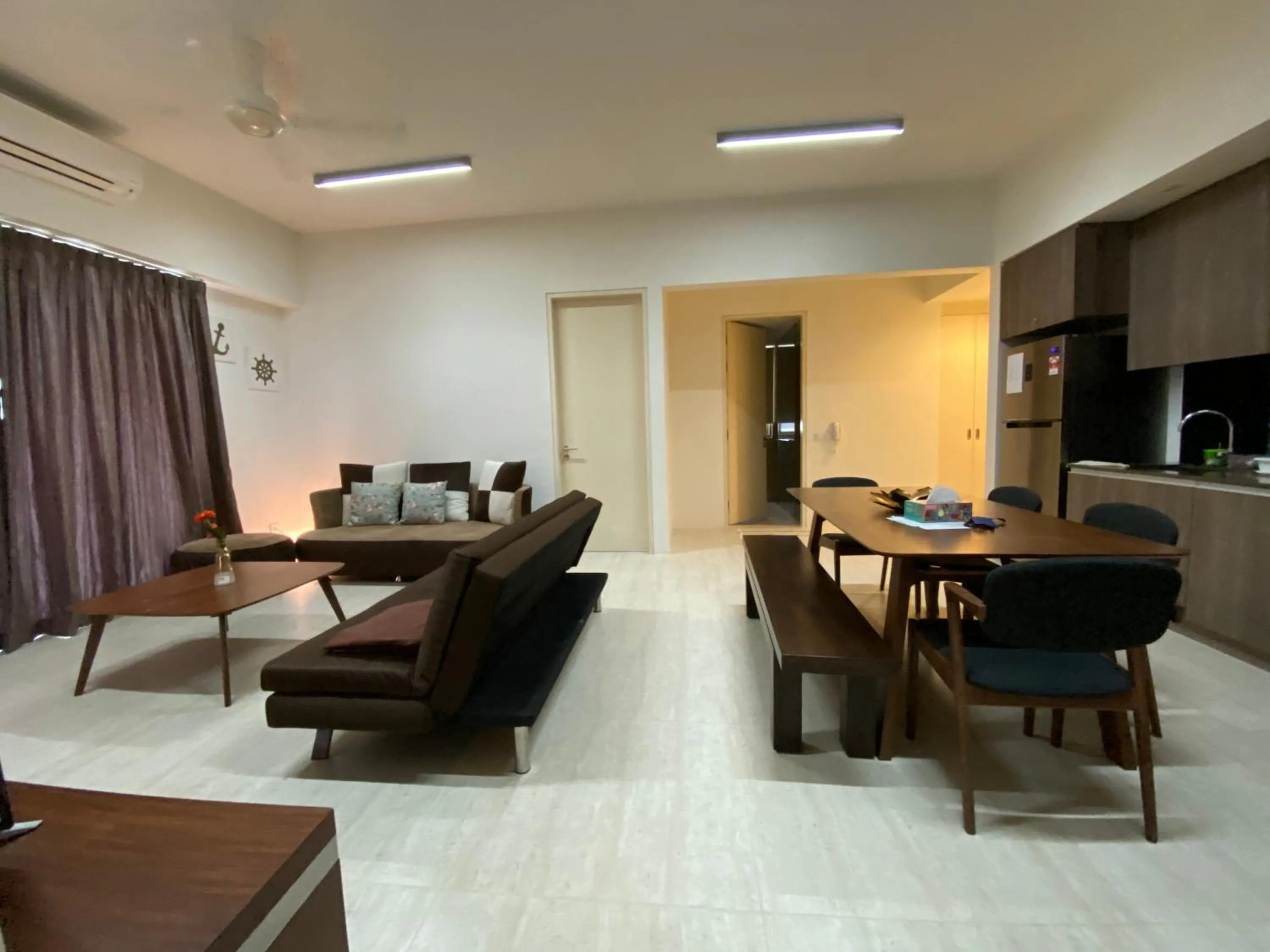 By The Sea @ Cozy Beachfront Home