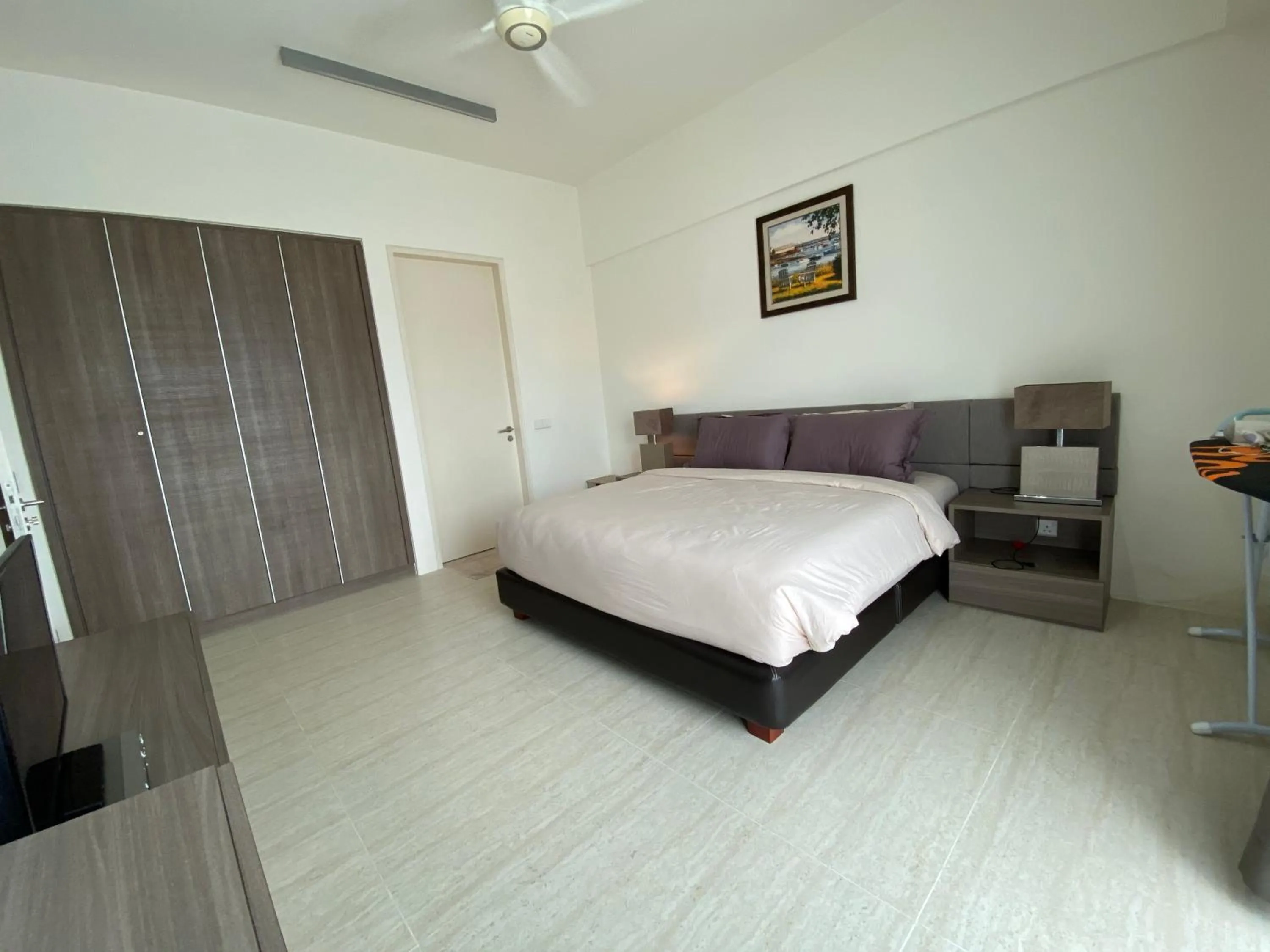 Bed in By The Sea @ Cozy Beachfront Home