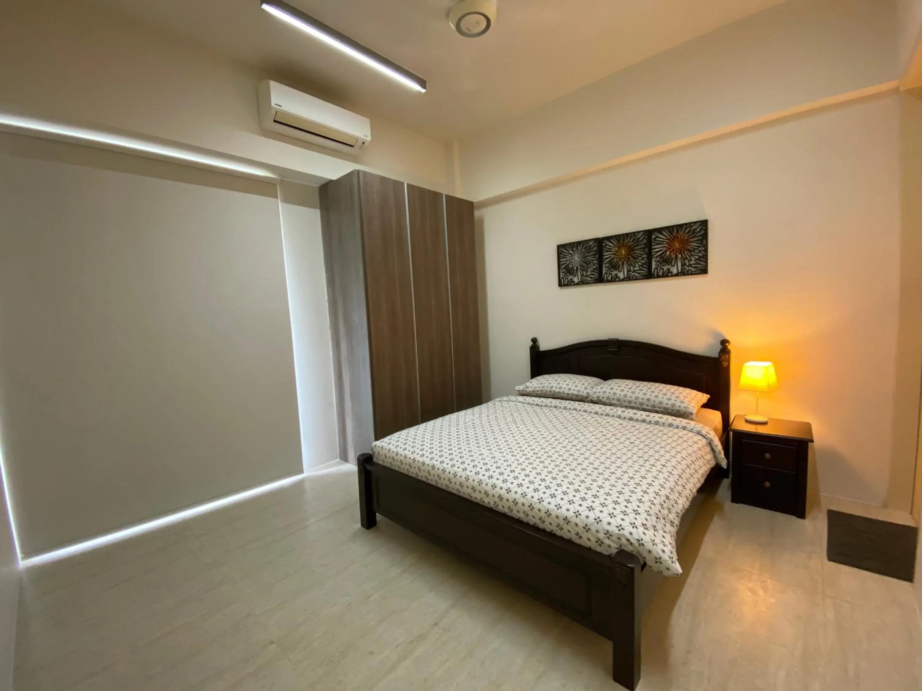 Bed in By The Sea @ Cozy Beachfront Home