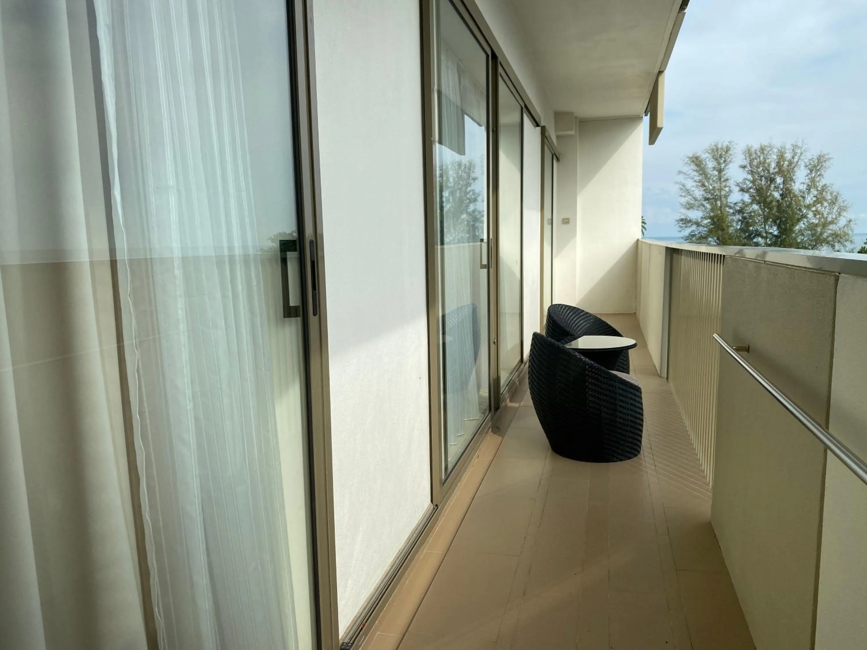 By The Sea @ Cozy Beachfront Home