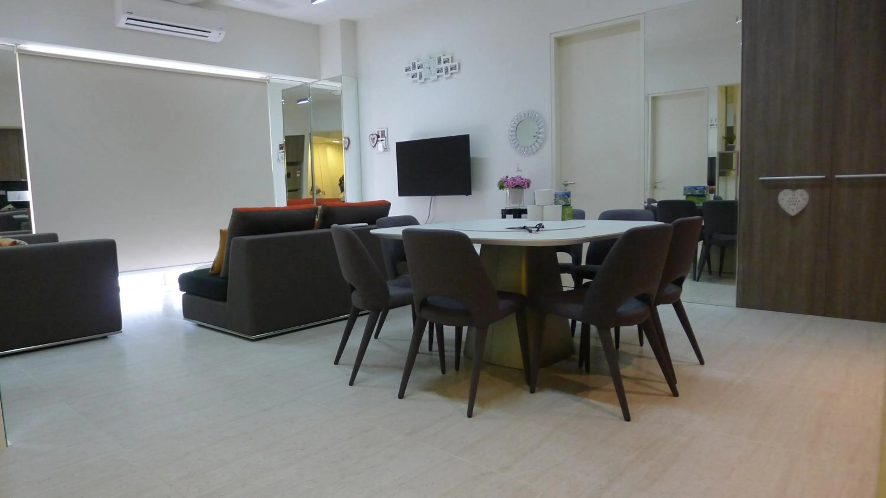 By The Sea @ Cozy Beachfront Home