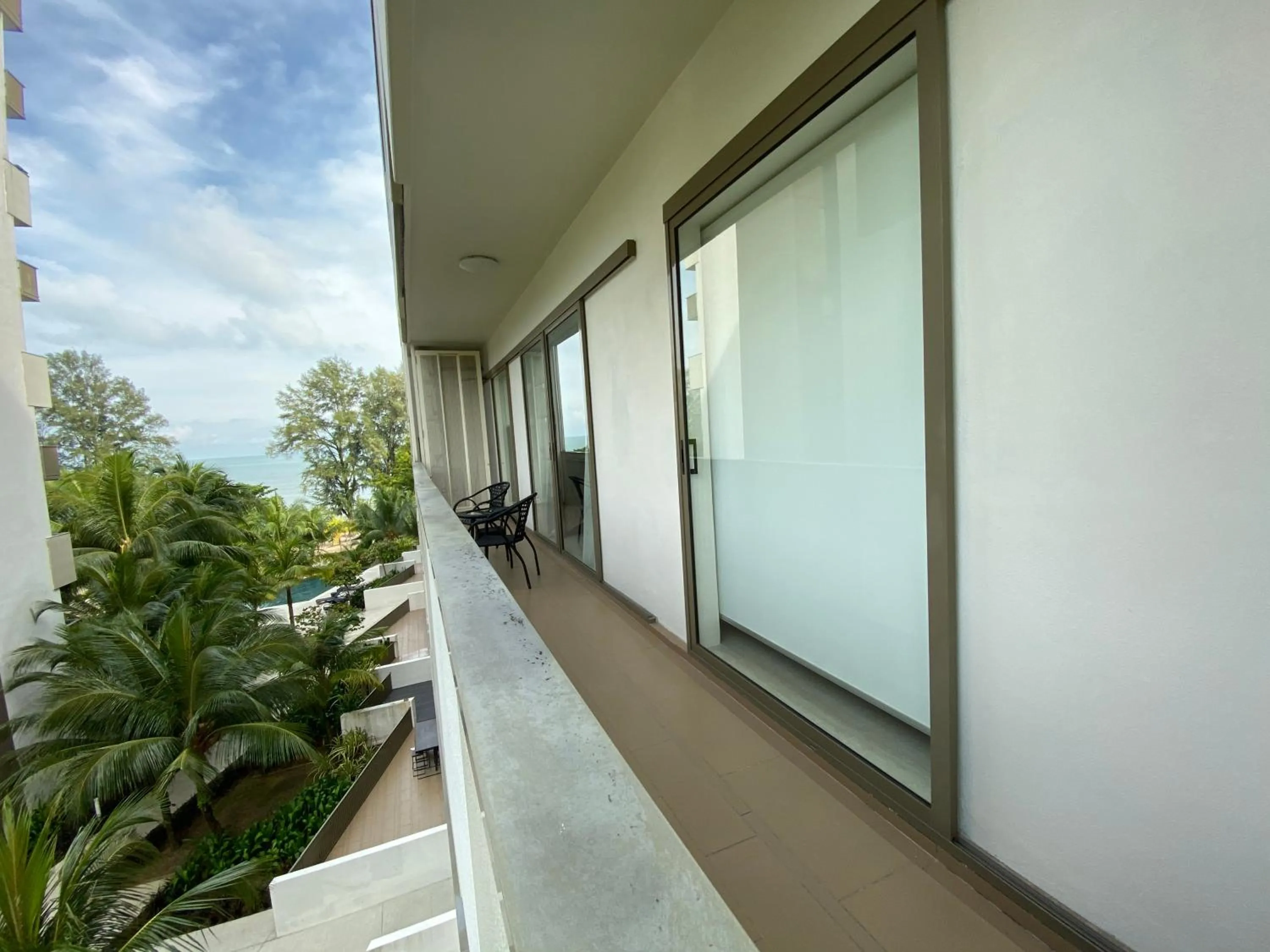 By The Sea @ Cozy Beachfront Home