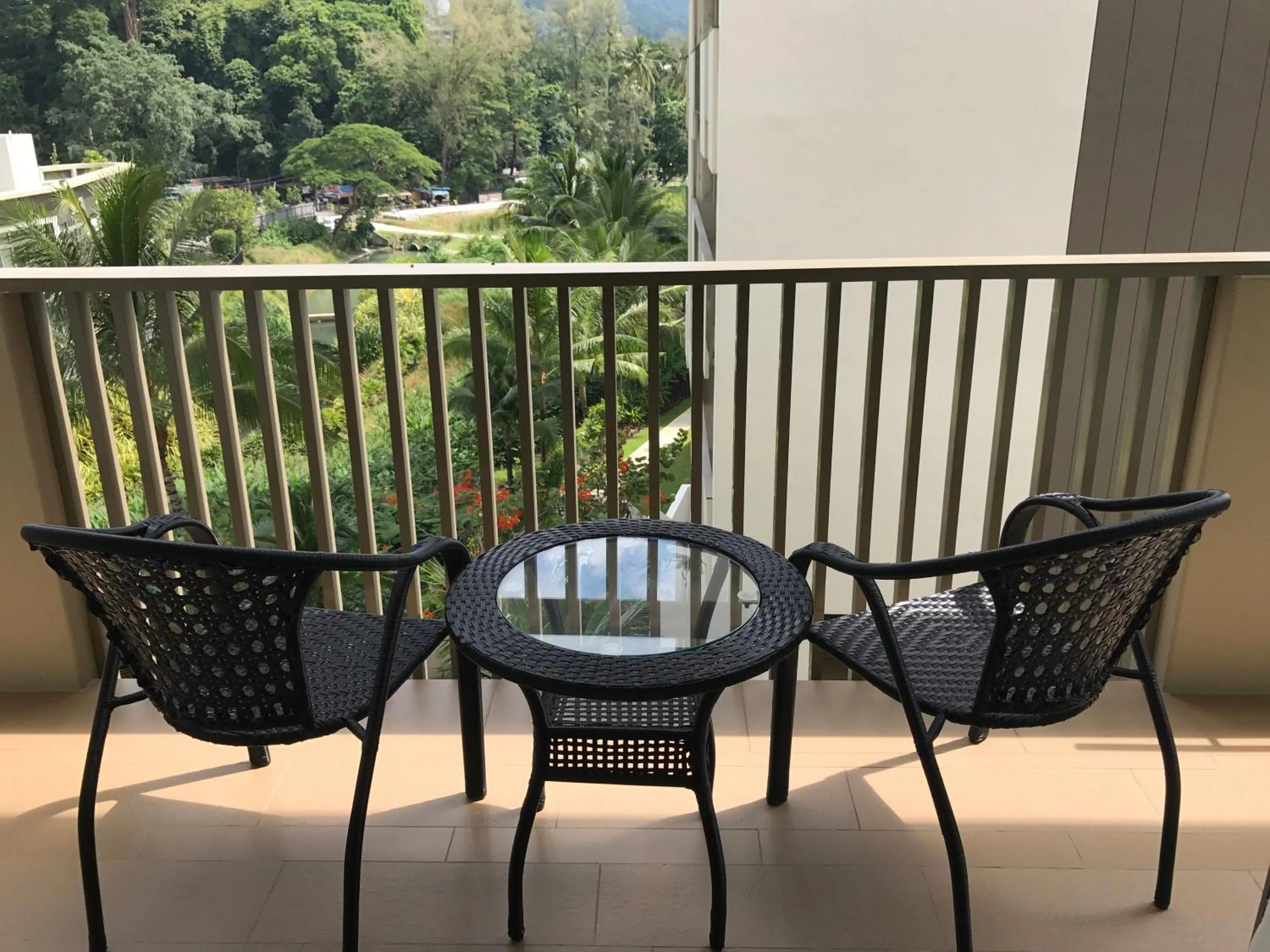 By The Sea @ Cozy Beachfront Home