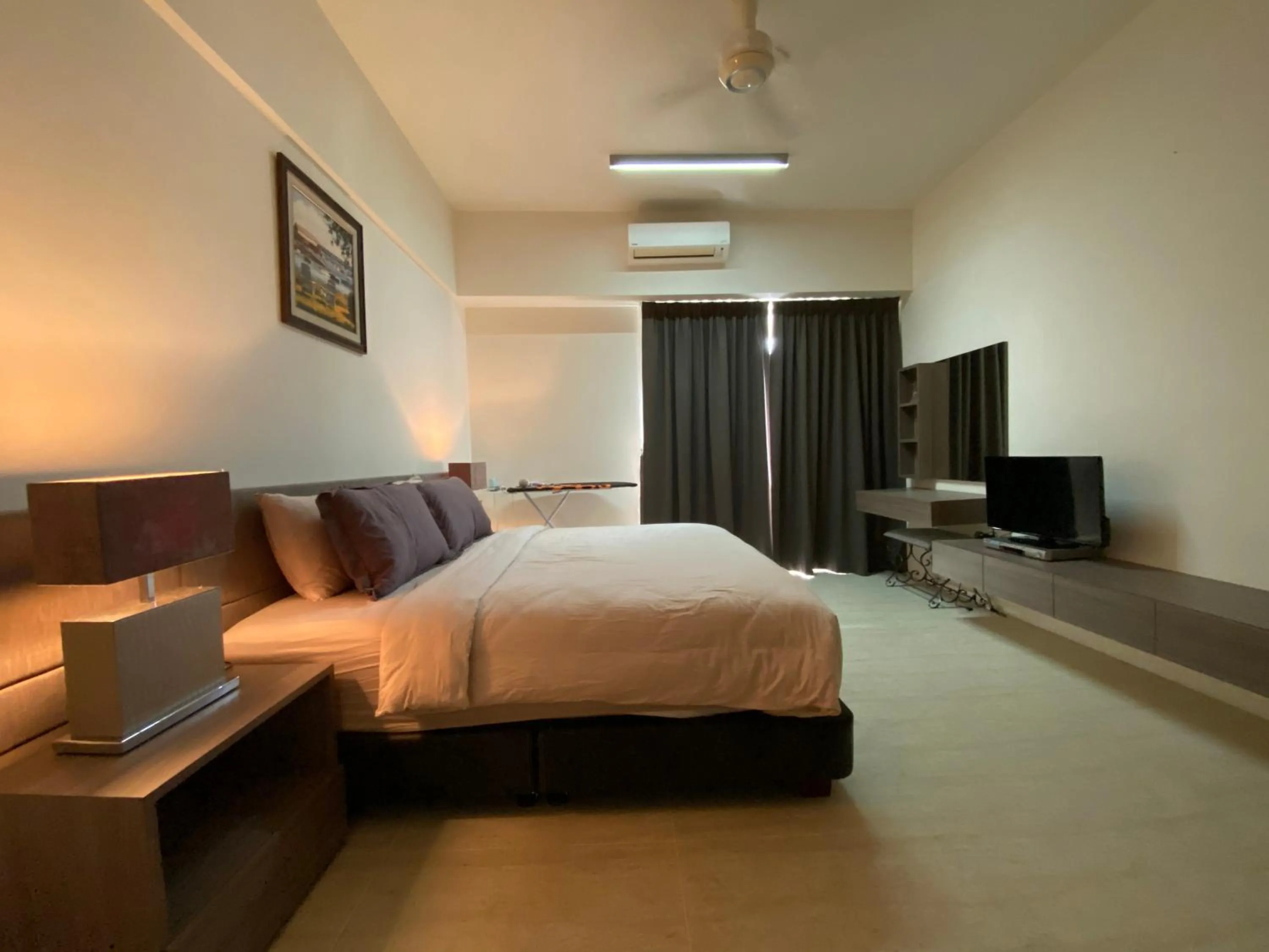 Bed in By The Sea @ Cozy Beachfront Home