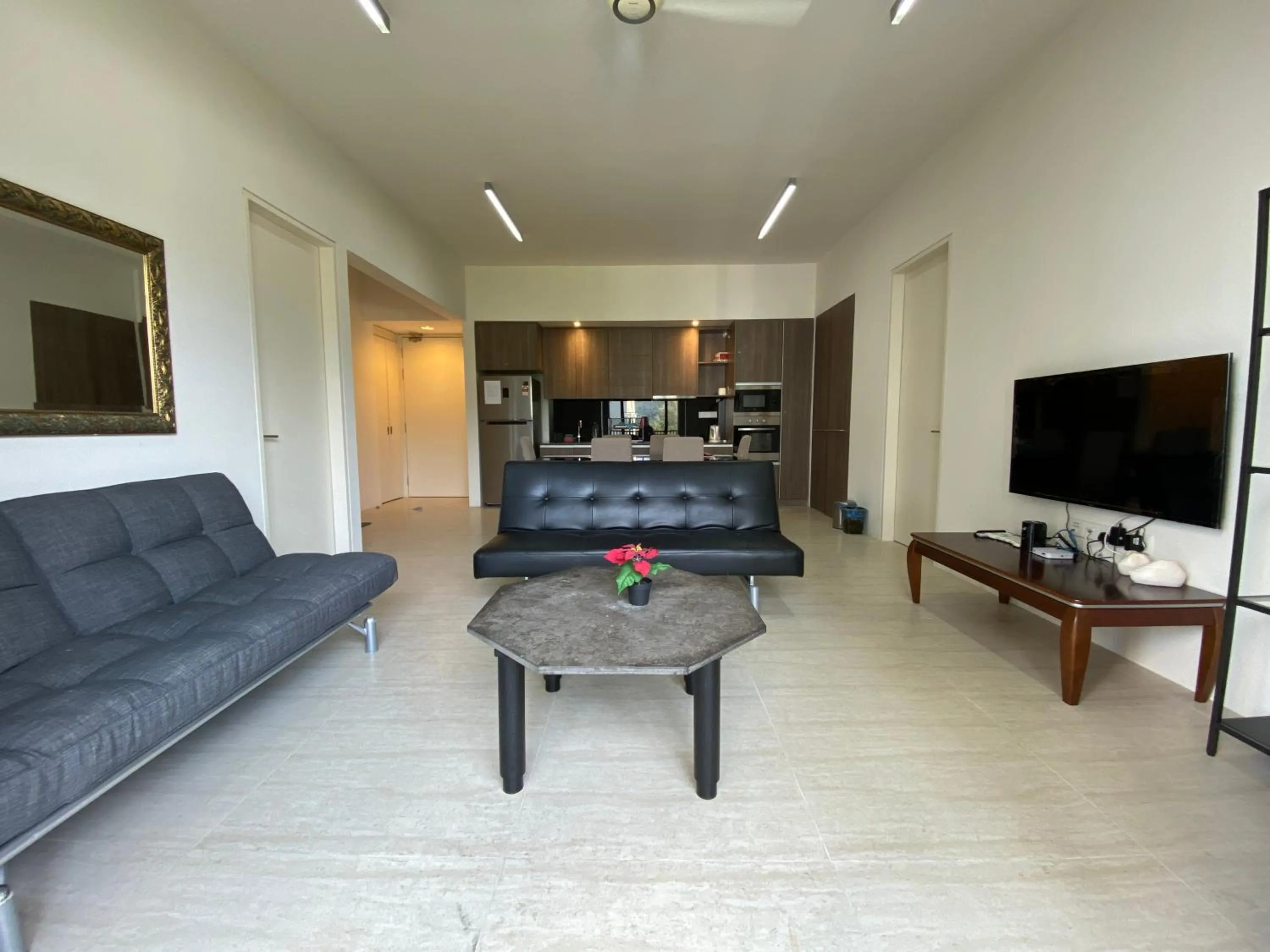 By The Sea @ Cozy Beachfront Home