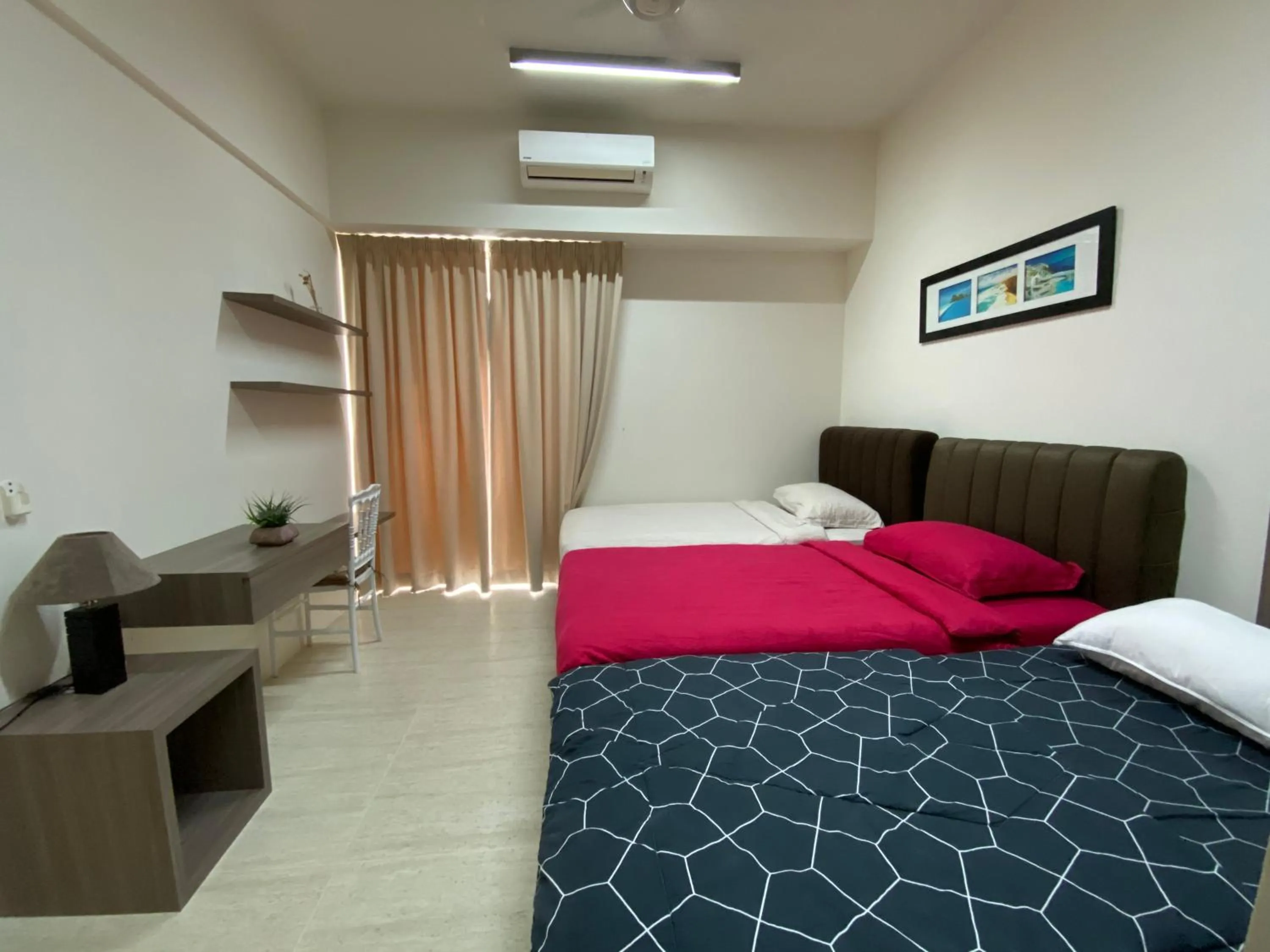 Bed in By The Sea @ Cozy Beachfront Home