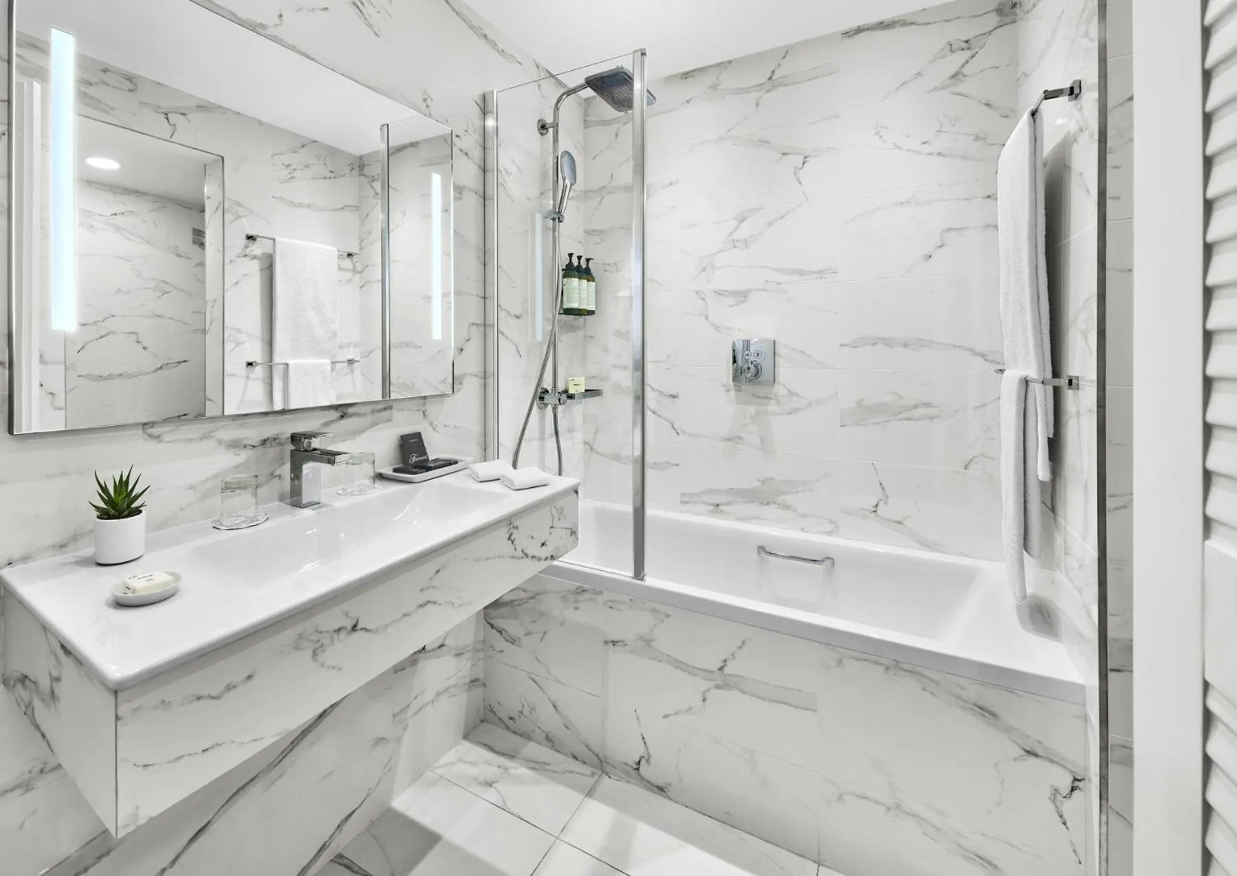 Bathroom in Fairmont Monte Carlo