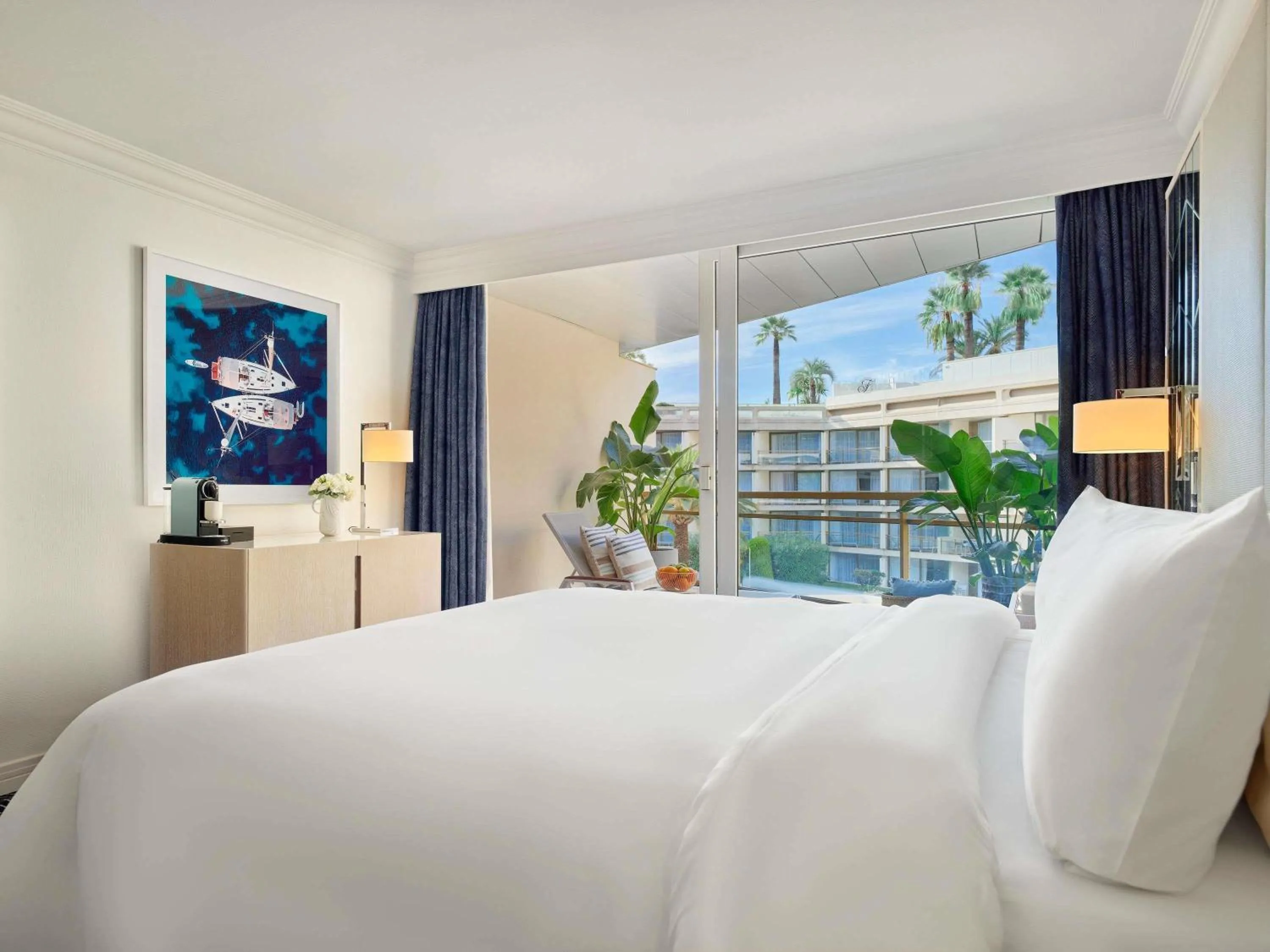 Bedroom, Bed in Fairmont Monte Carlo