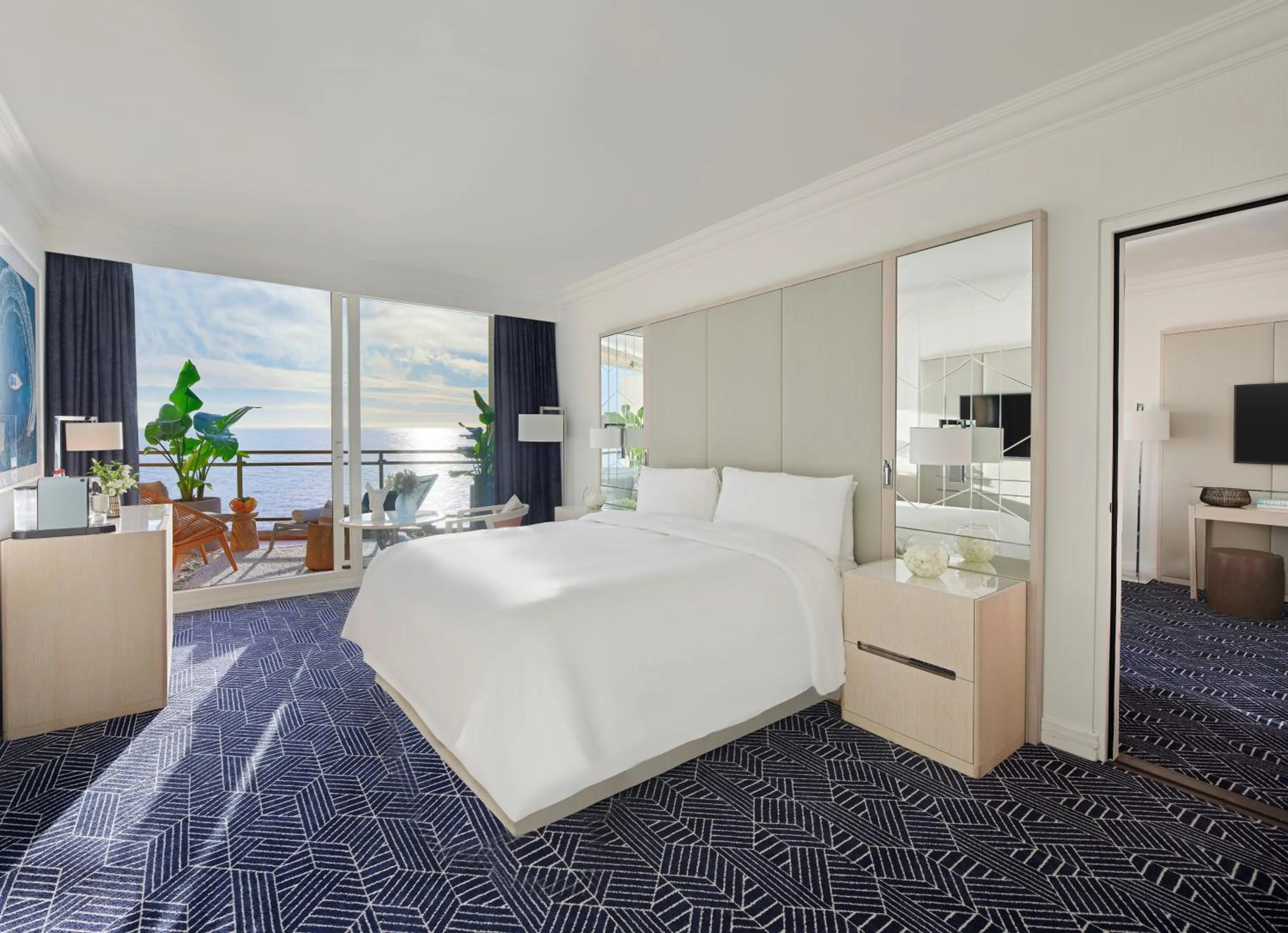 Photo of the whole room, Bed in Fairmont Monte Carlo