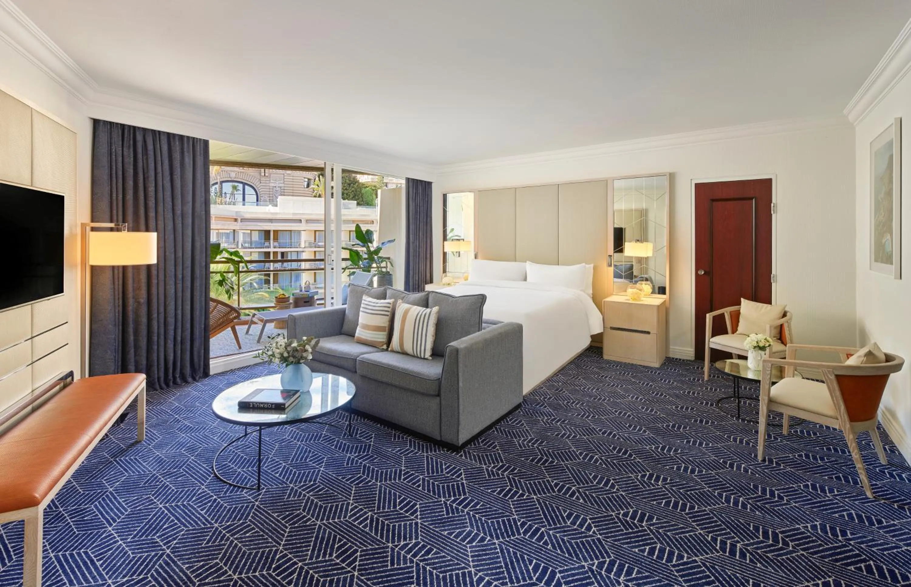 TV and multimedia, Bed in Fairmont Monte Carlo