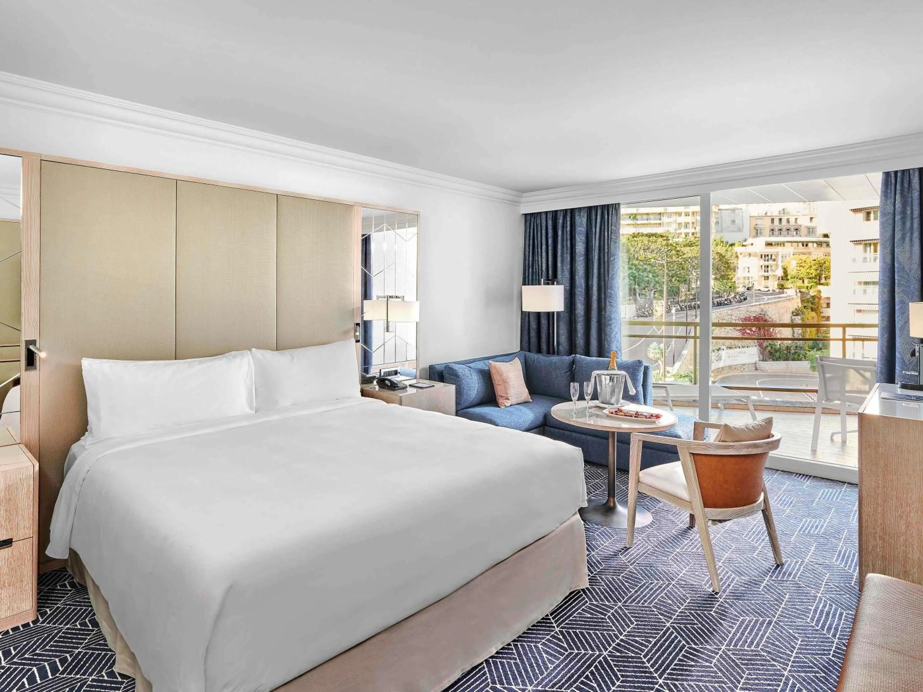 Hairpin Room with City View and 1 King Bed in Fairmont Monte Carlo