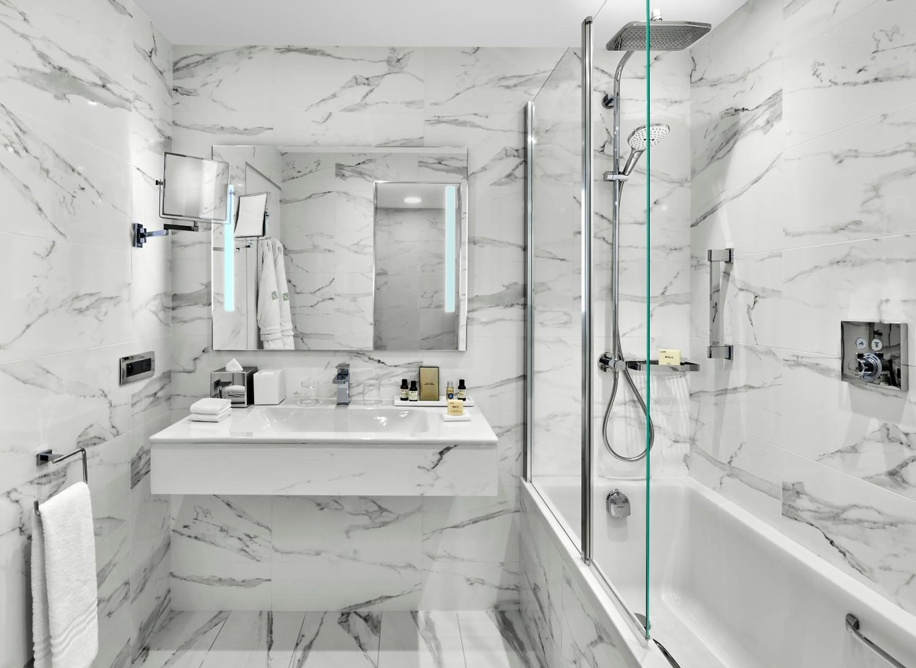 Bathroom in Fairmont Monte Carlo