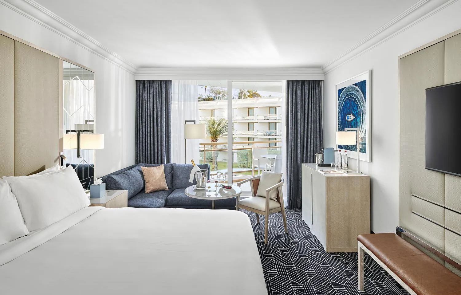 TV and multimedia, Bed in Fairmont Monte Carlo