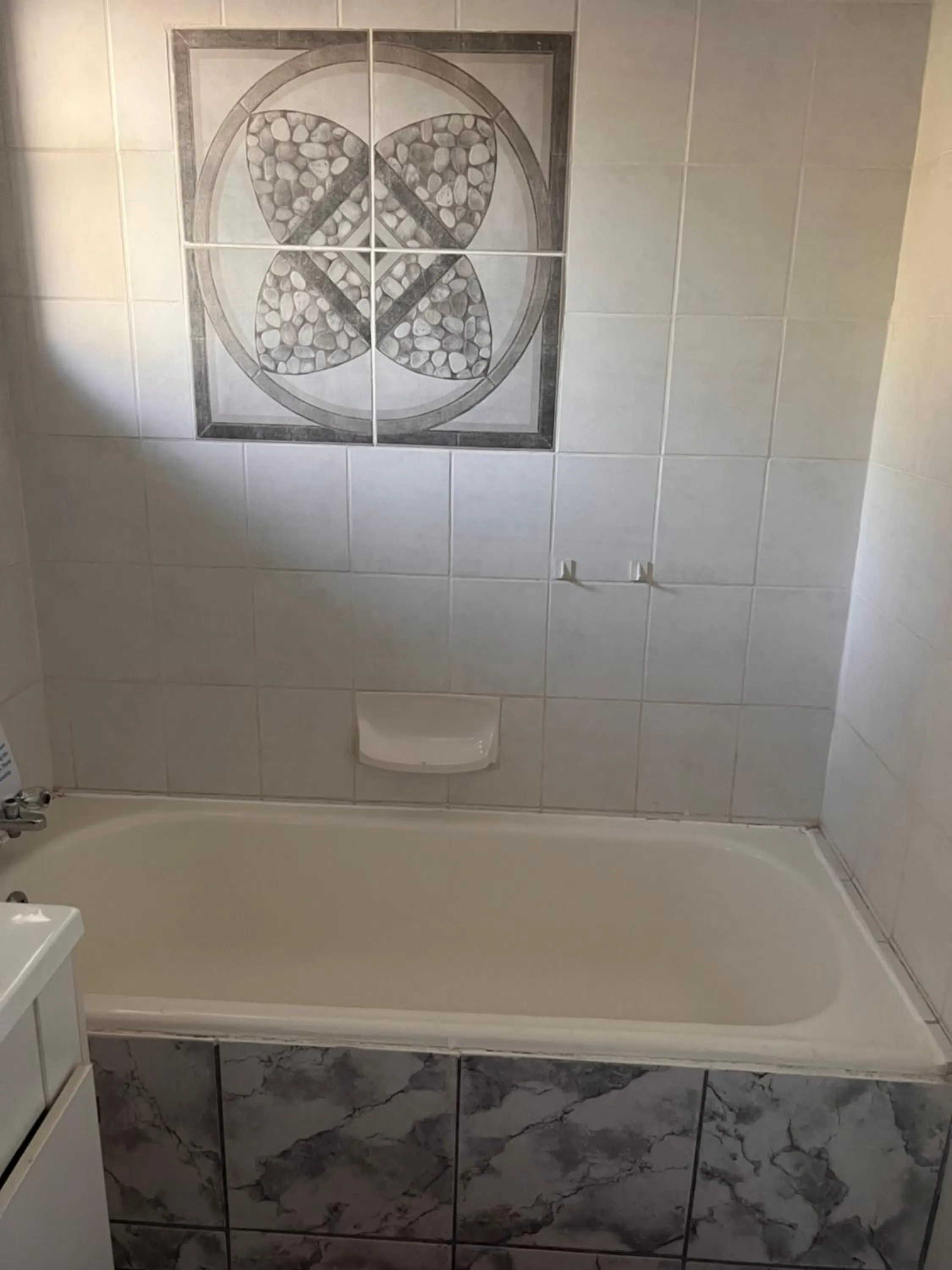 Bath in 2 Op Terblanche Guesthouse