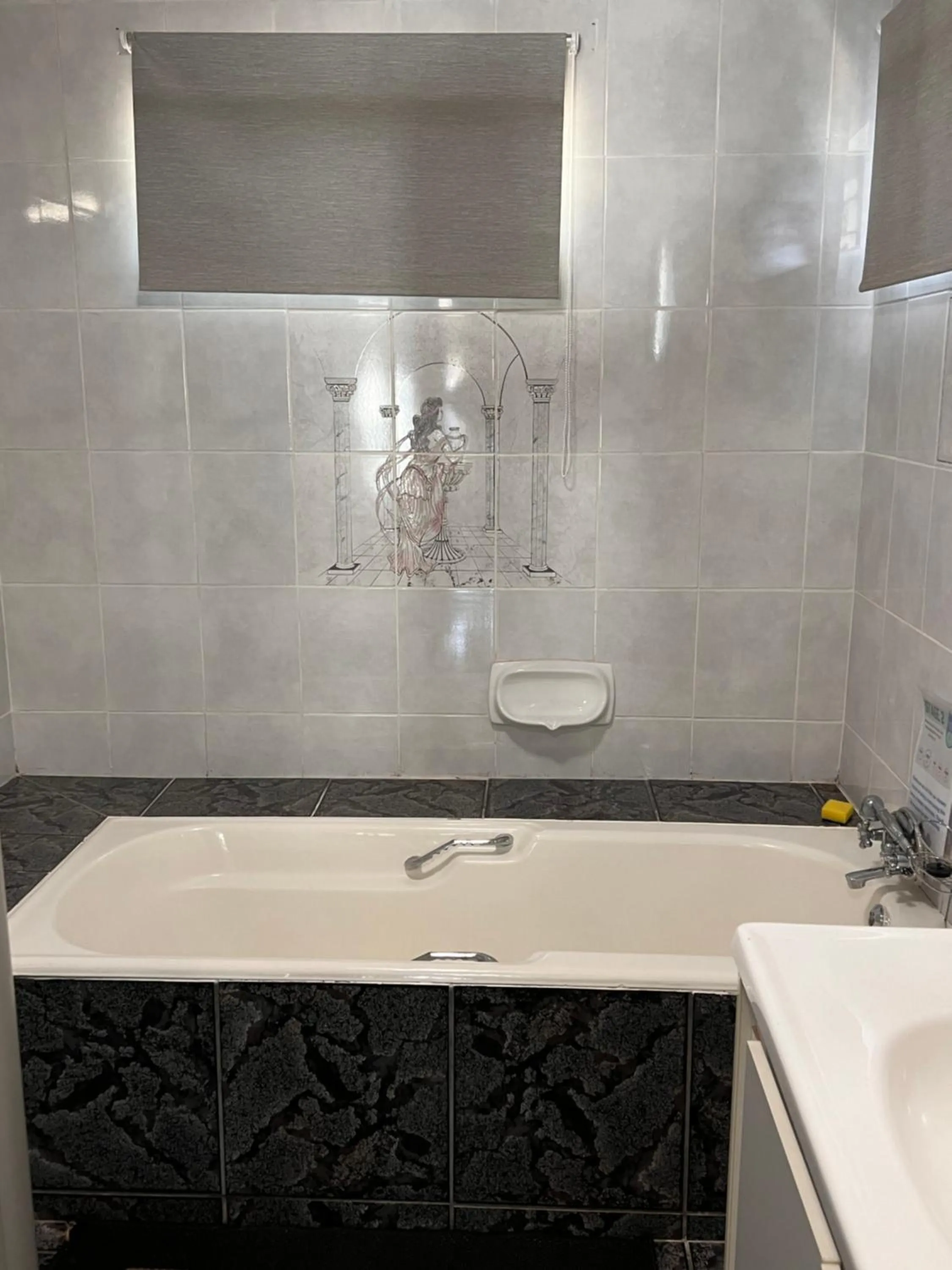 Bath in 2 Op Terblanche Guesthouse