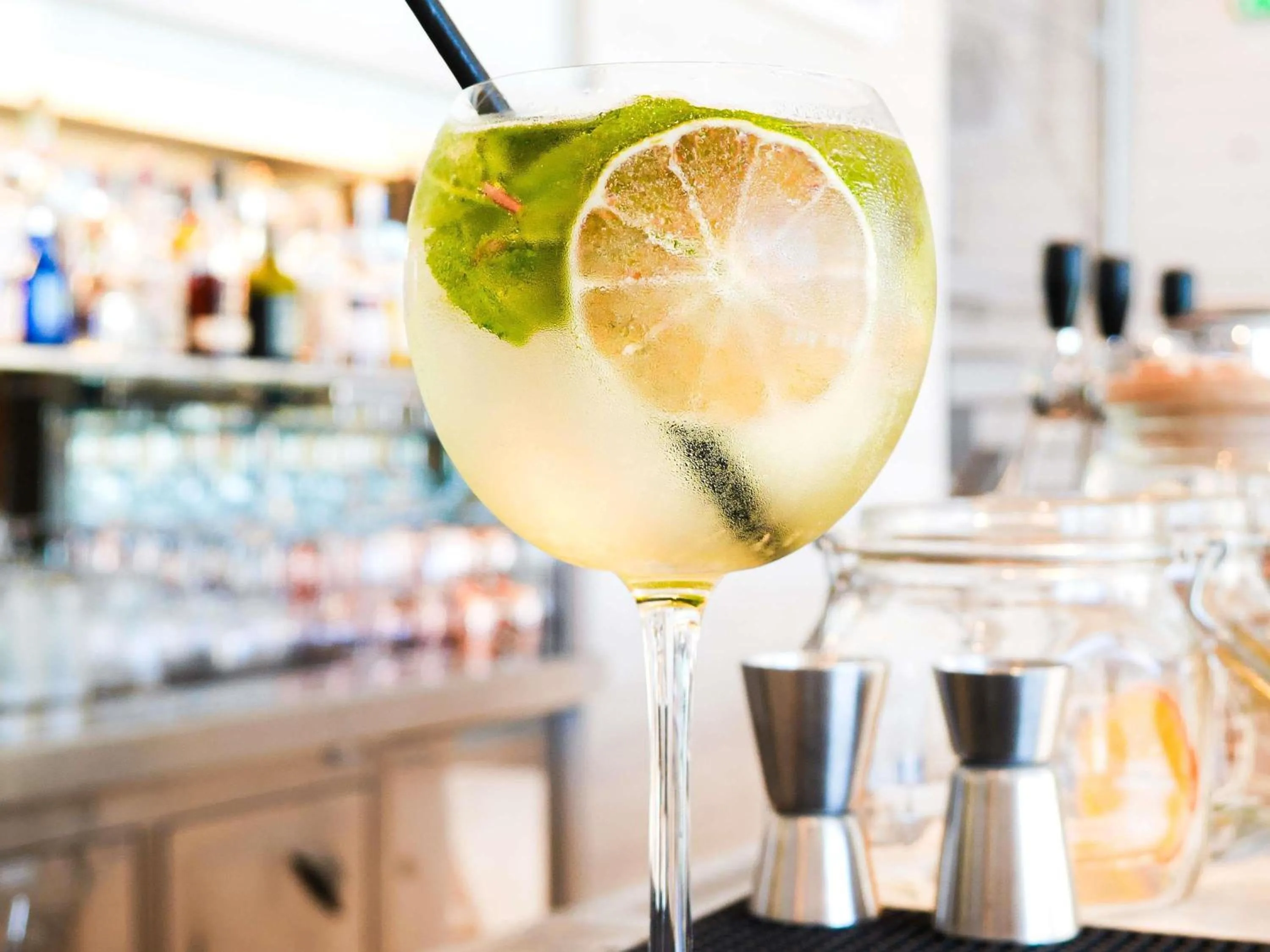 Lounge or bar in Novotel Monte-Carlo