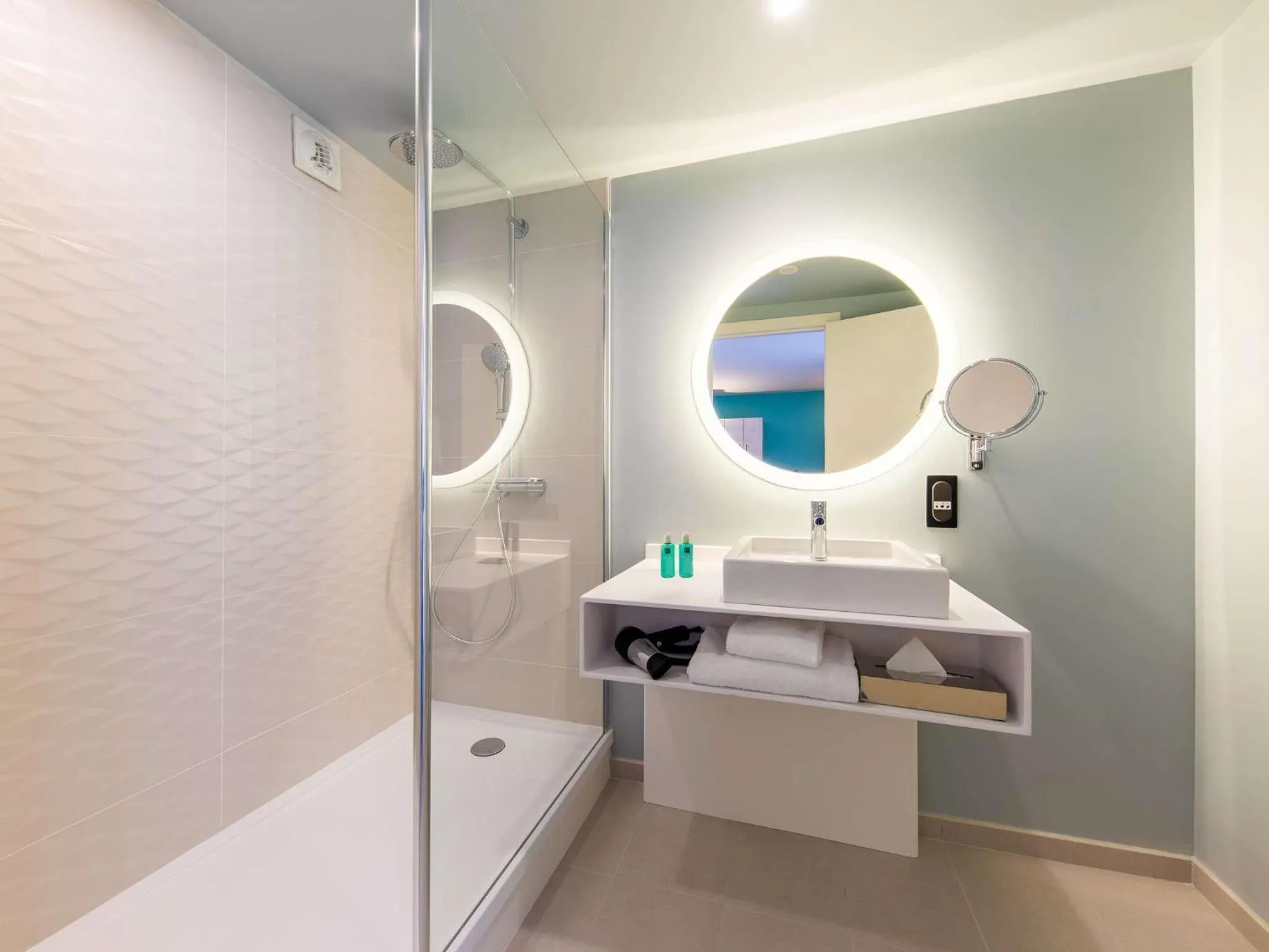 Bathroom in Novotel Monte-Carlo