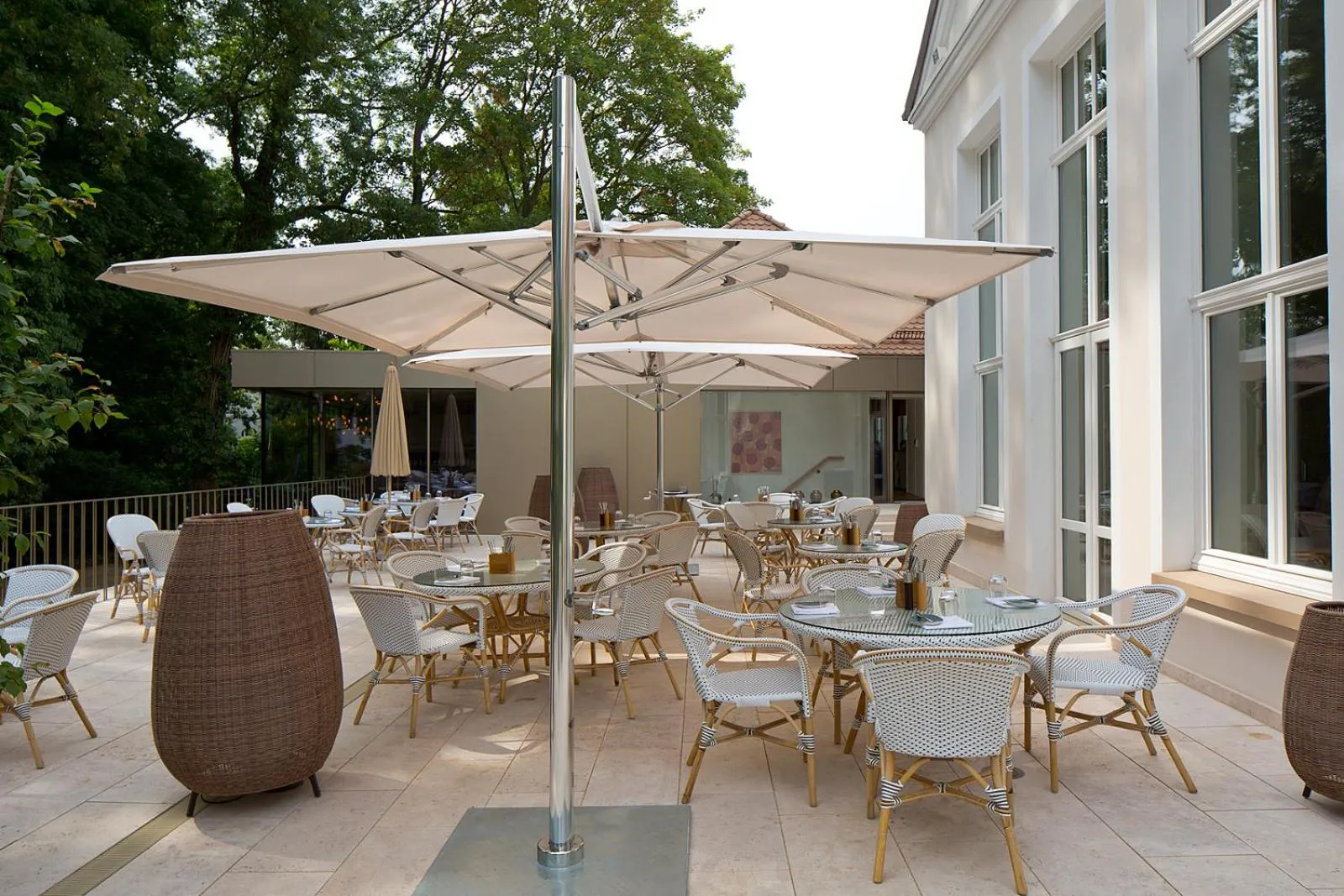 Restaurant/places to eat in LA MAISON hotel & spa