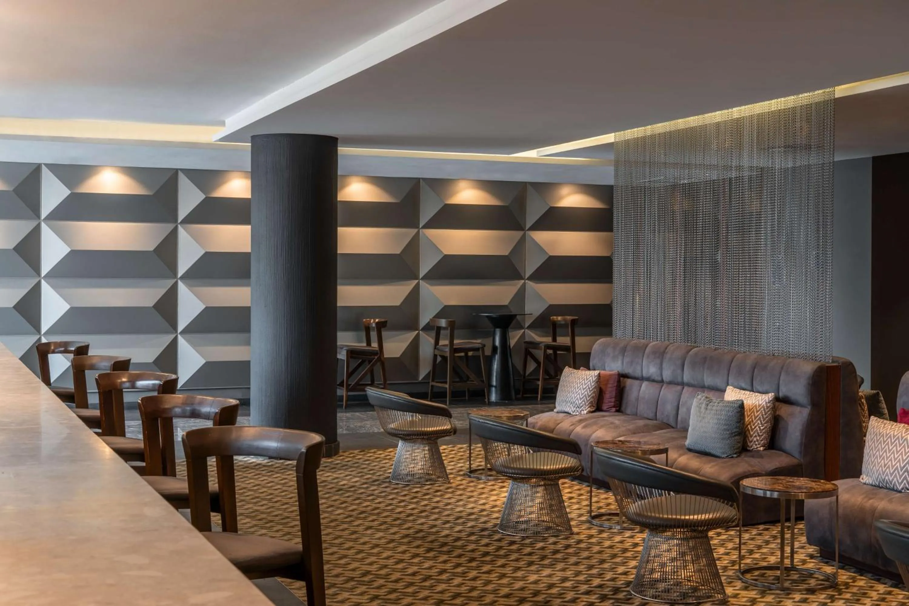 Lounge or bar in Radisson Blu Okoume Palace Hotel, Libreville