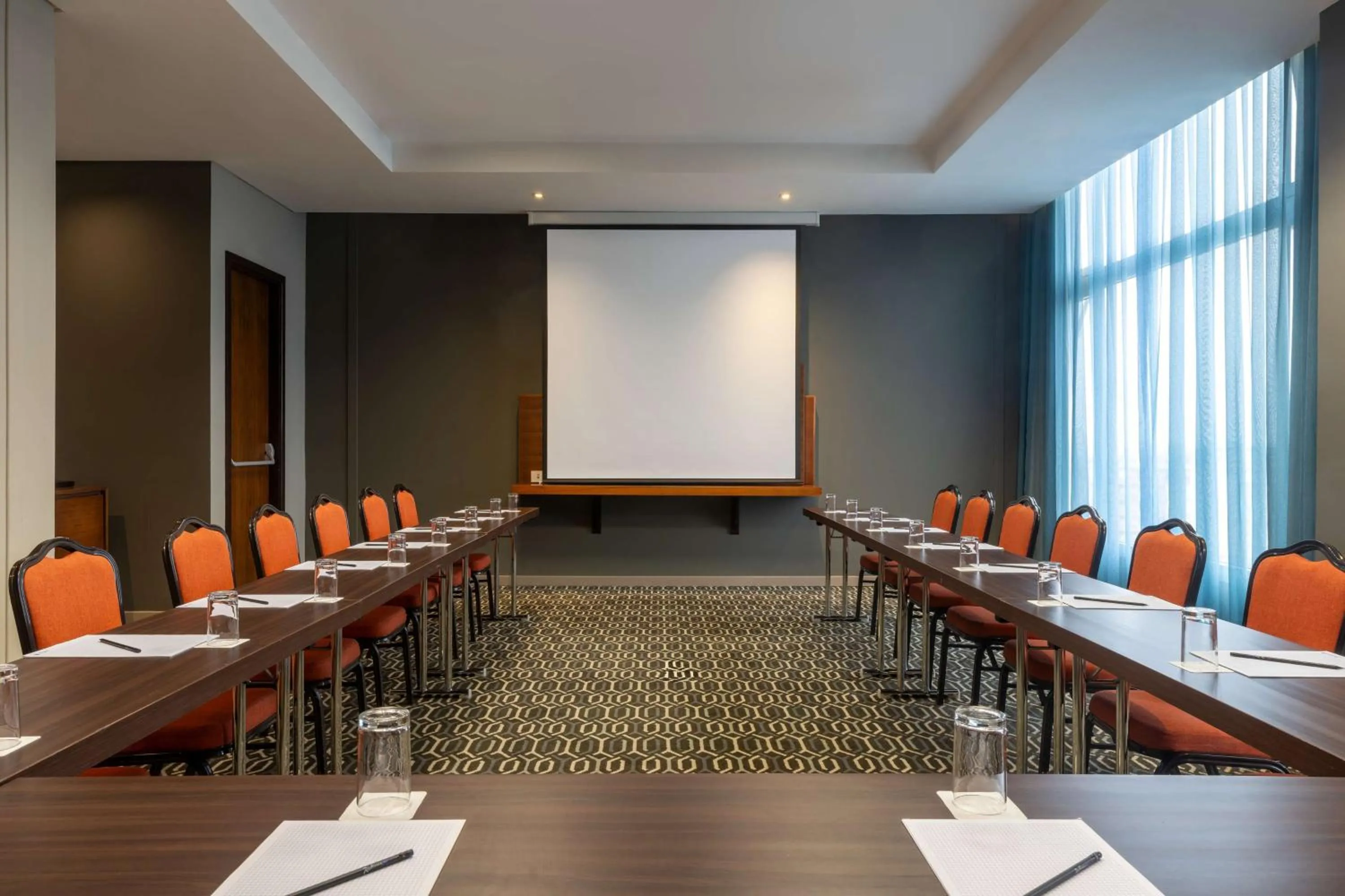 Meeting/conference room in Radisson Blu Okoume Palace Hotel, Libreville