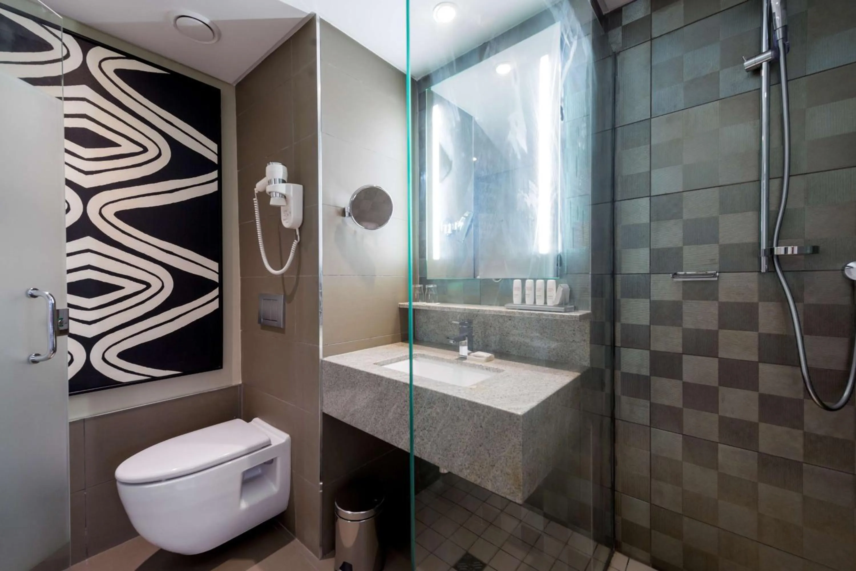 Toilet in Radisson Blu Okoume Palace Hotel, Libreville