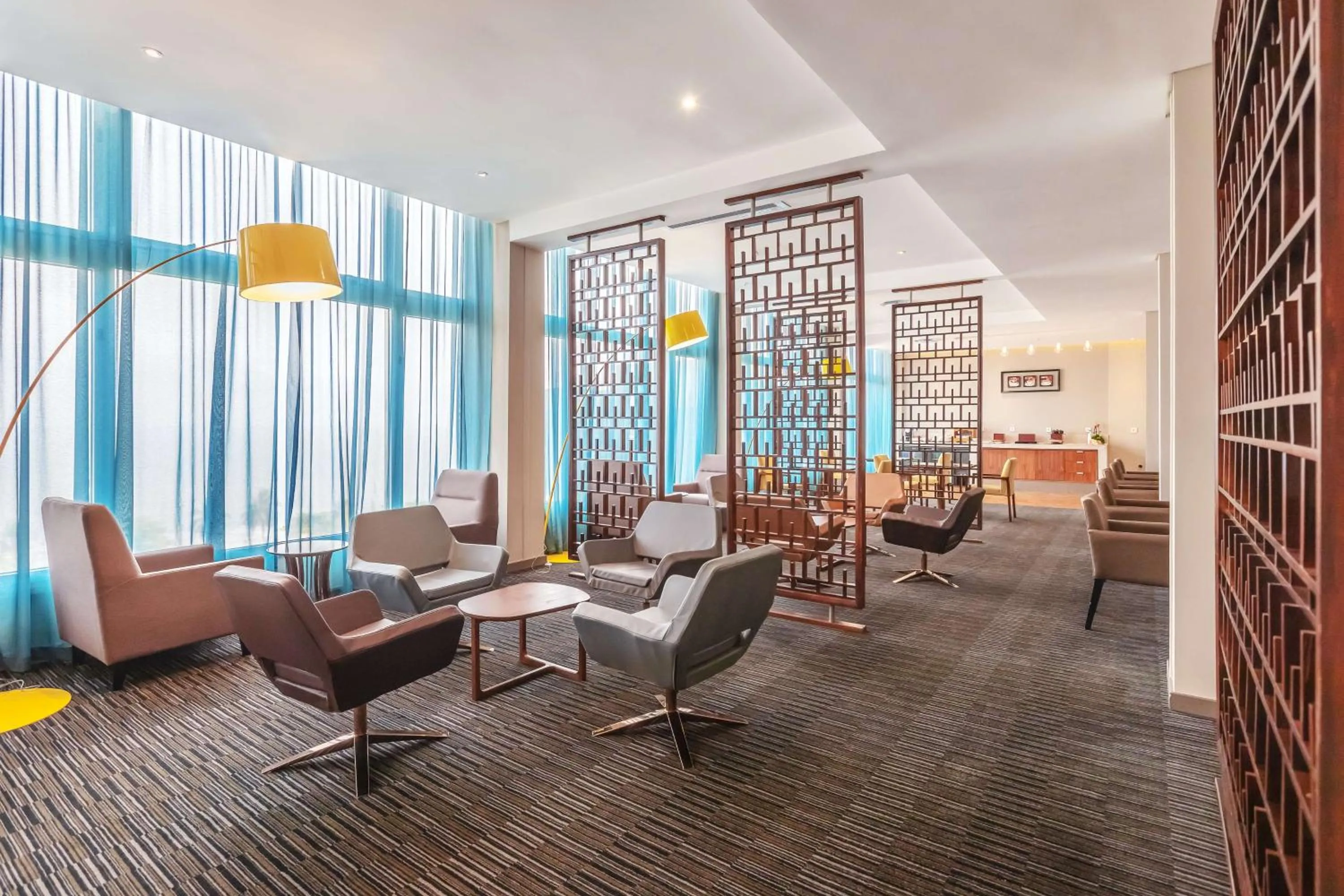 Lounge or bar in Radisson Blu Okoume Palace Hotel, Libreville