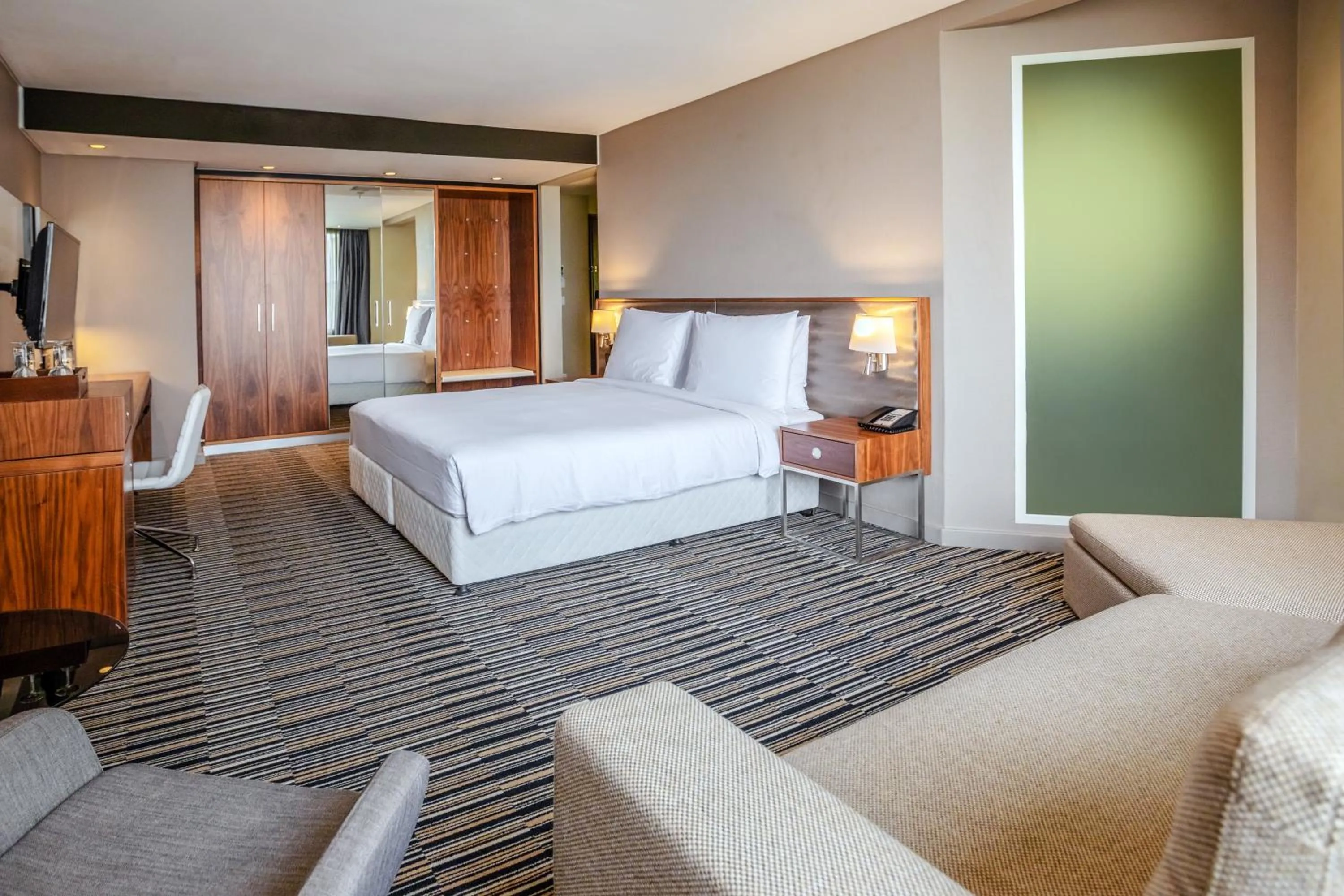 Bathroom, Bed in Radisson Blu Okoume Palace Hotel, Libreville