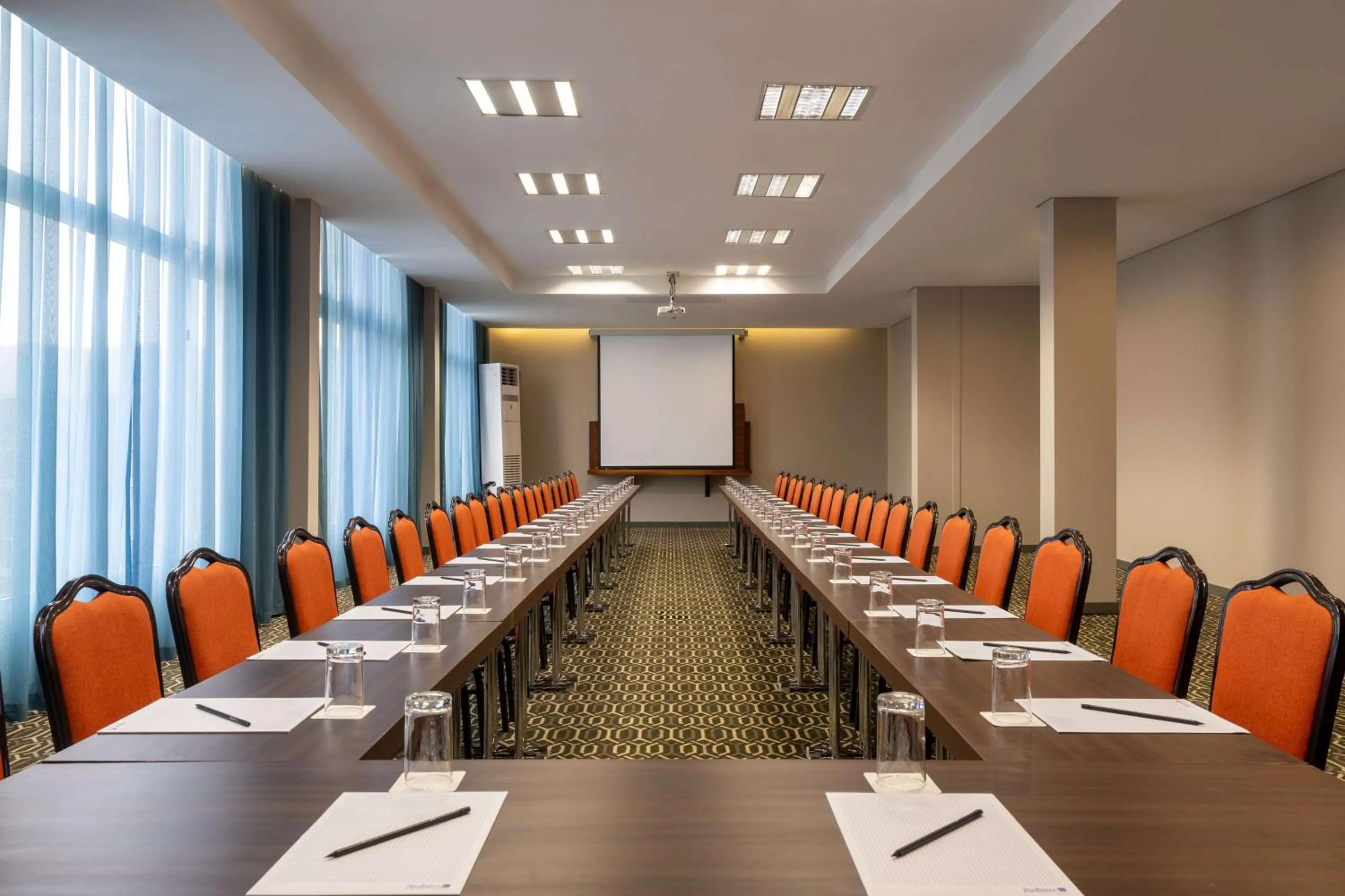 Meeting/conference room in Radisson Blu Okoume Palace Hotel, Libreville