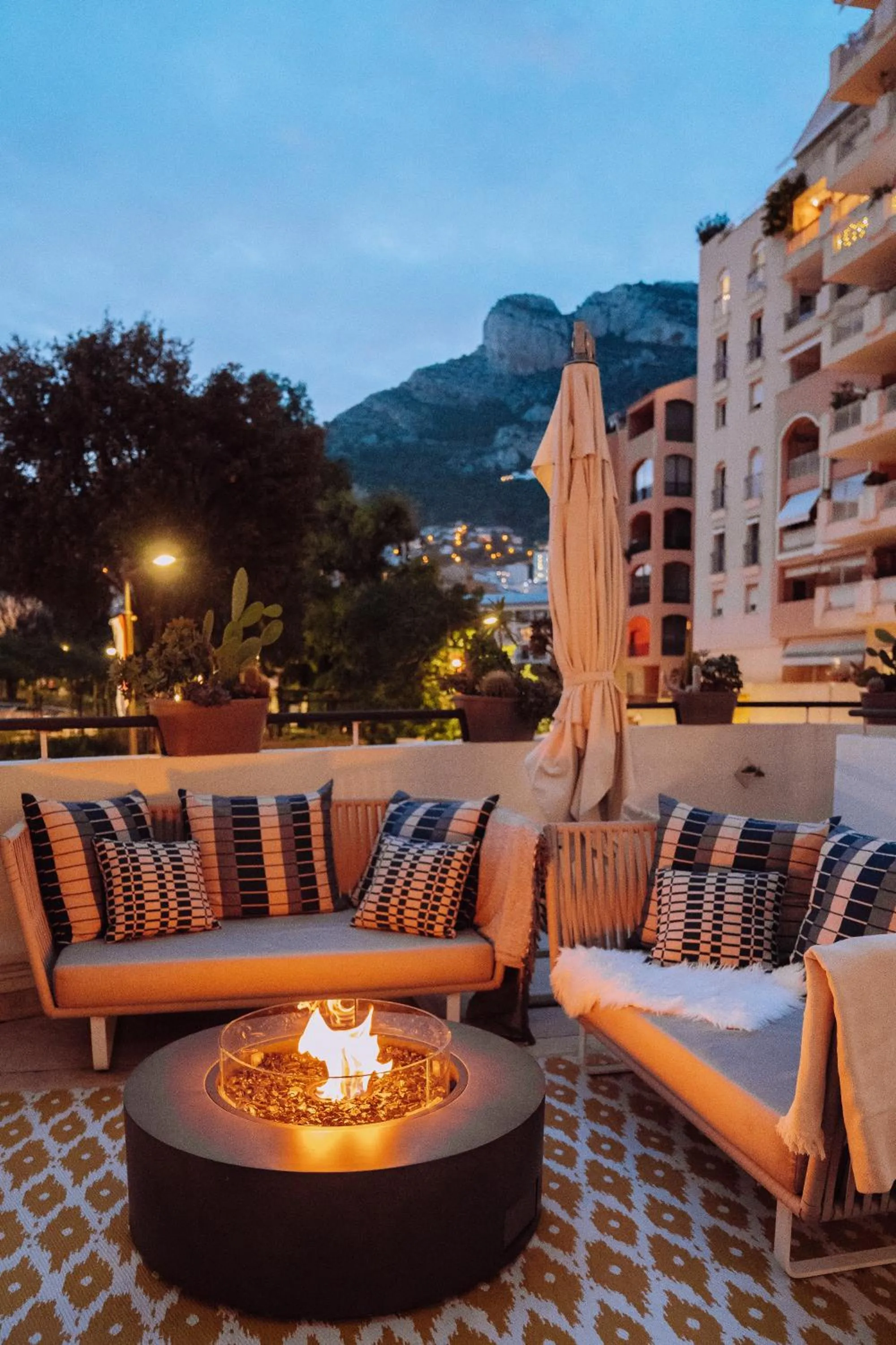 Winter in Columbus Hotel Monte-Carlo, Curio Collection by Hilton