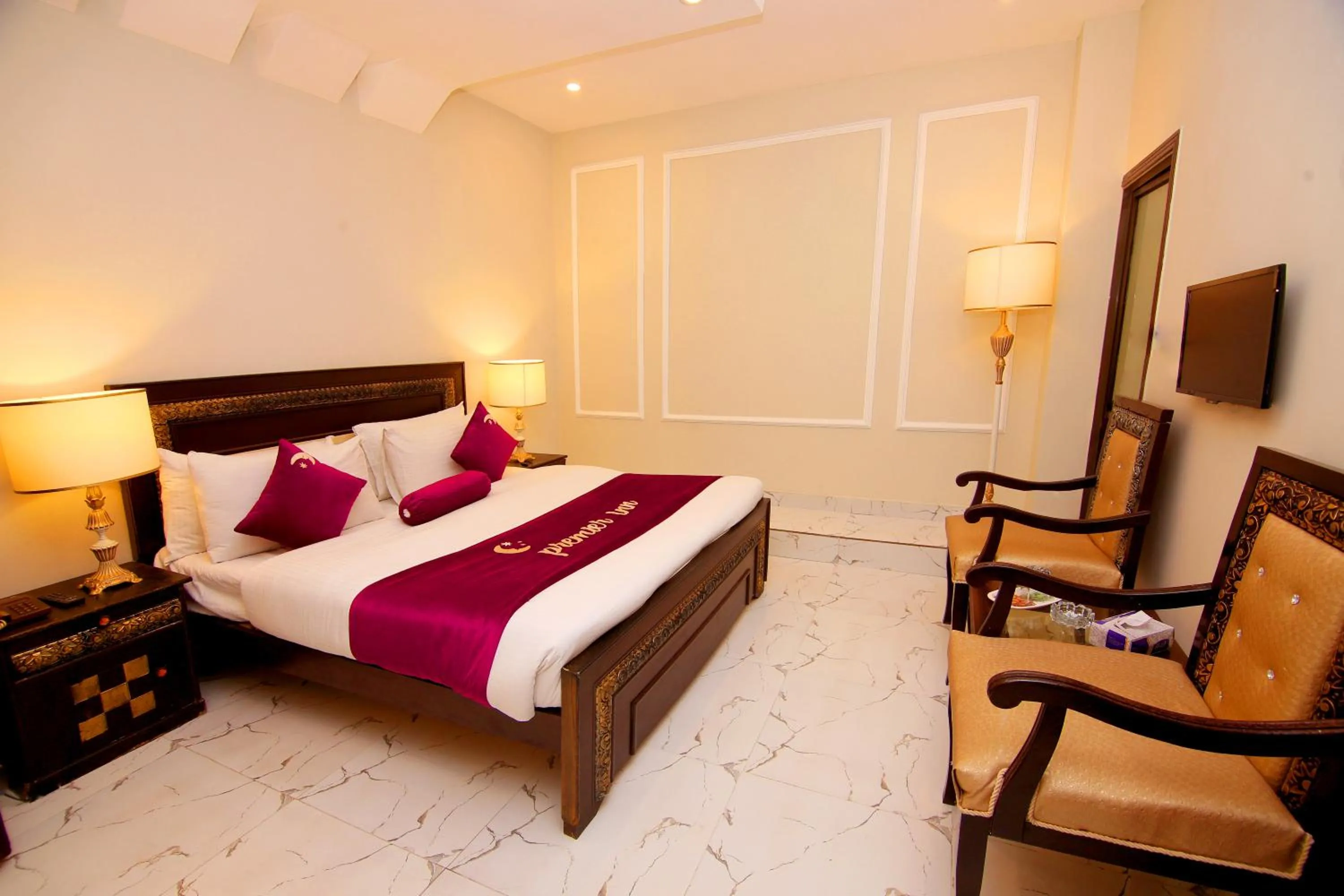 Bedroom, Bed in Premier Inn Johar Town Lahore