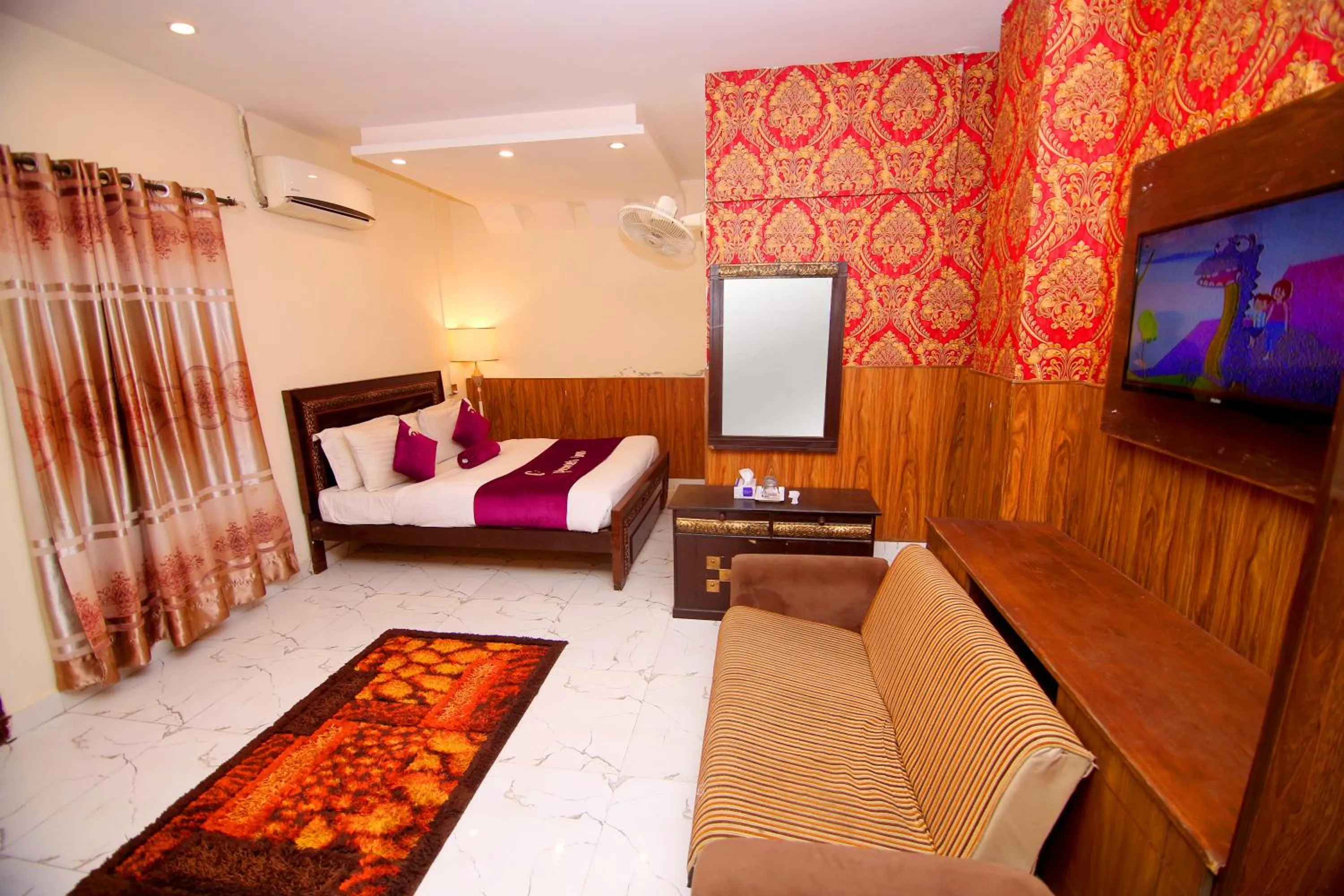 Bed in Premier Inn Johar Town Lahore