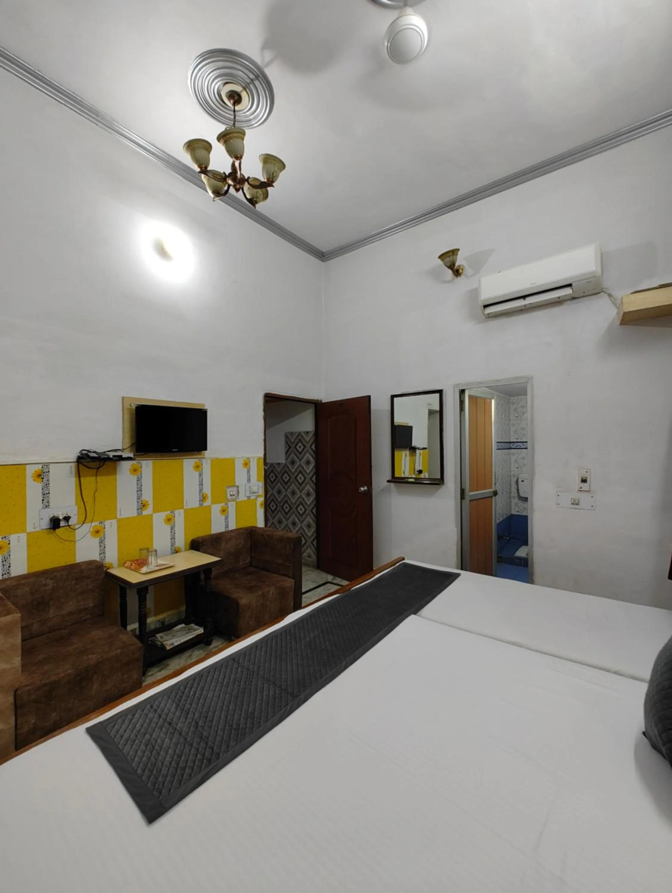 Bedroom in Hotel Swarajya Palace