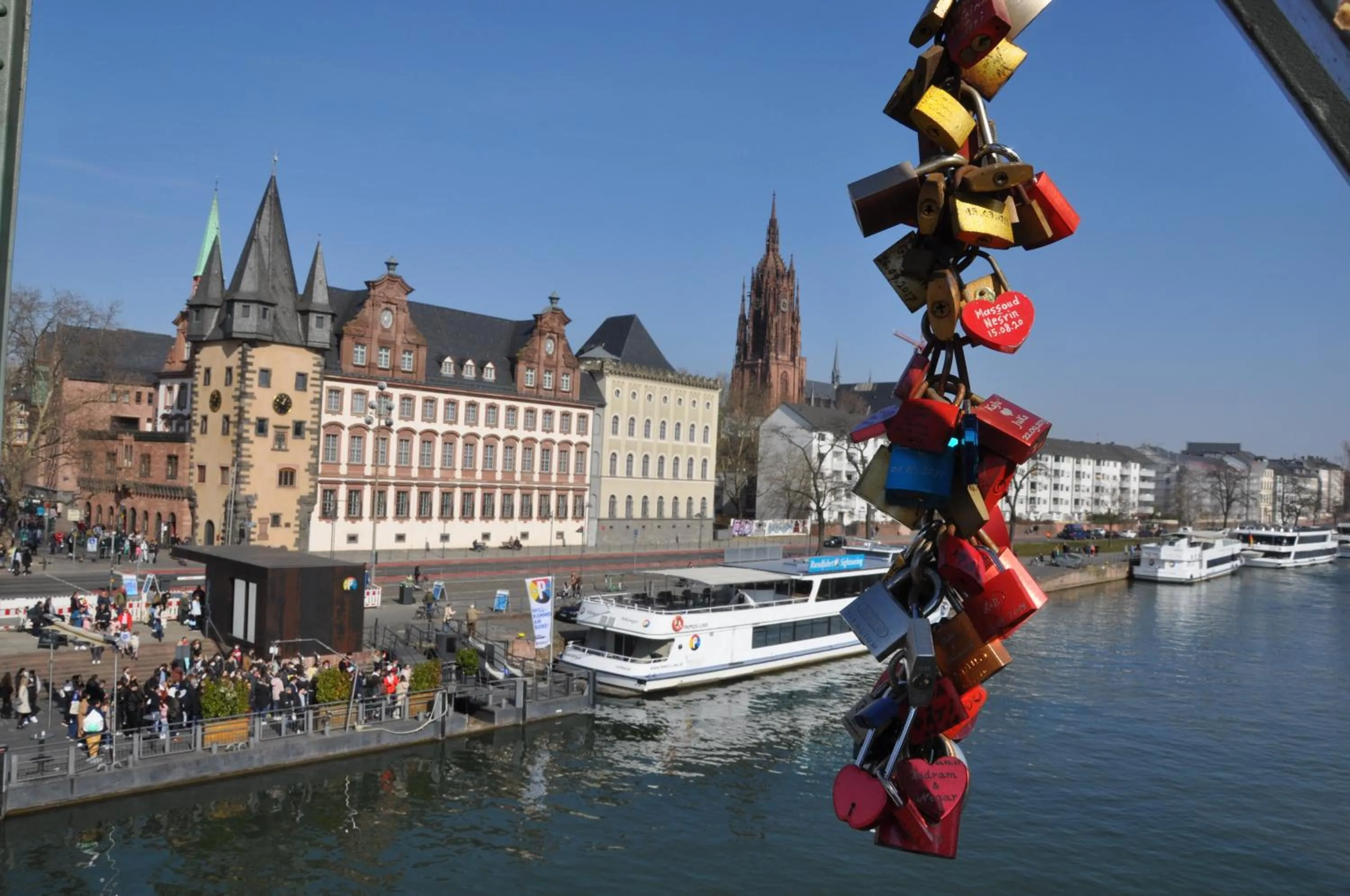 Spring in Frankfurt Bed & Breakfast