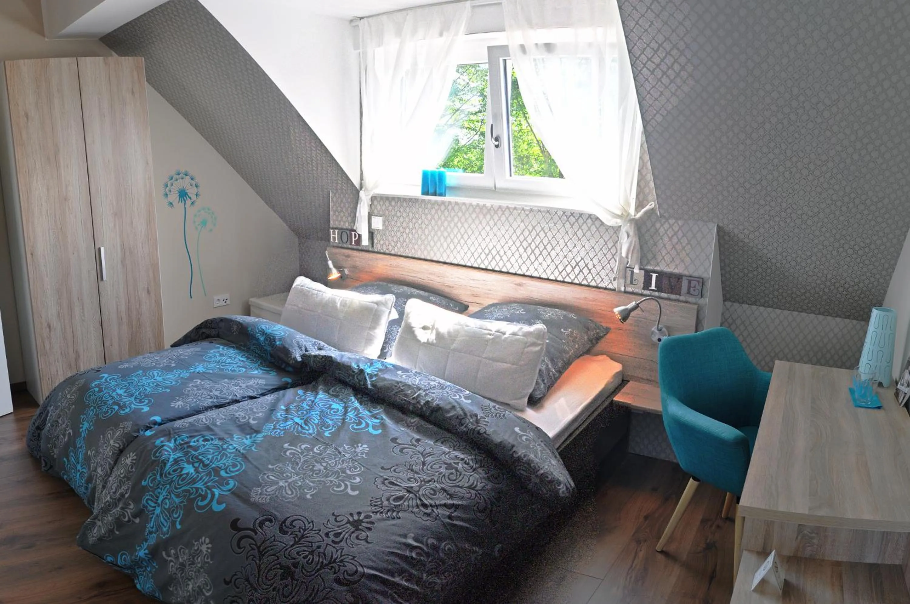 Spring, Bed in Frankfurt Bed & Breakfast