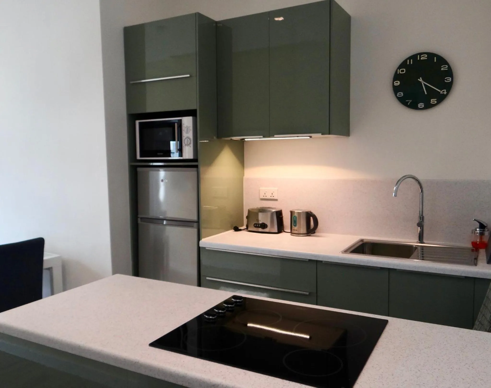 Kitchen or kitchenette in Three Cities Apartments