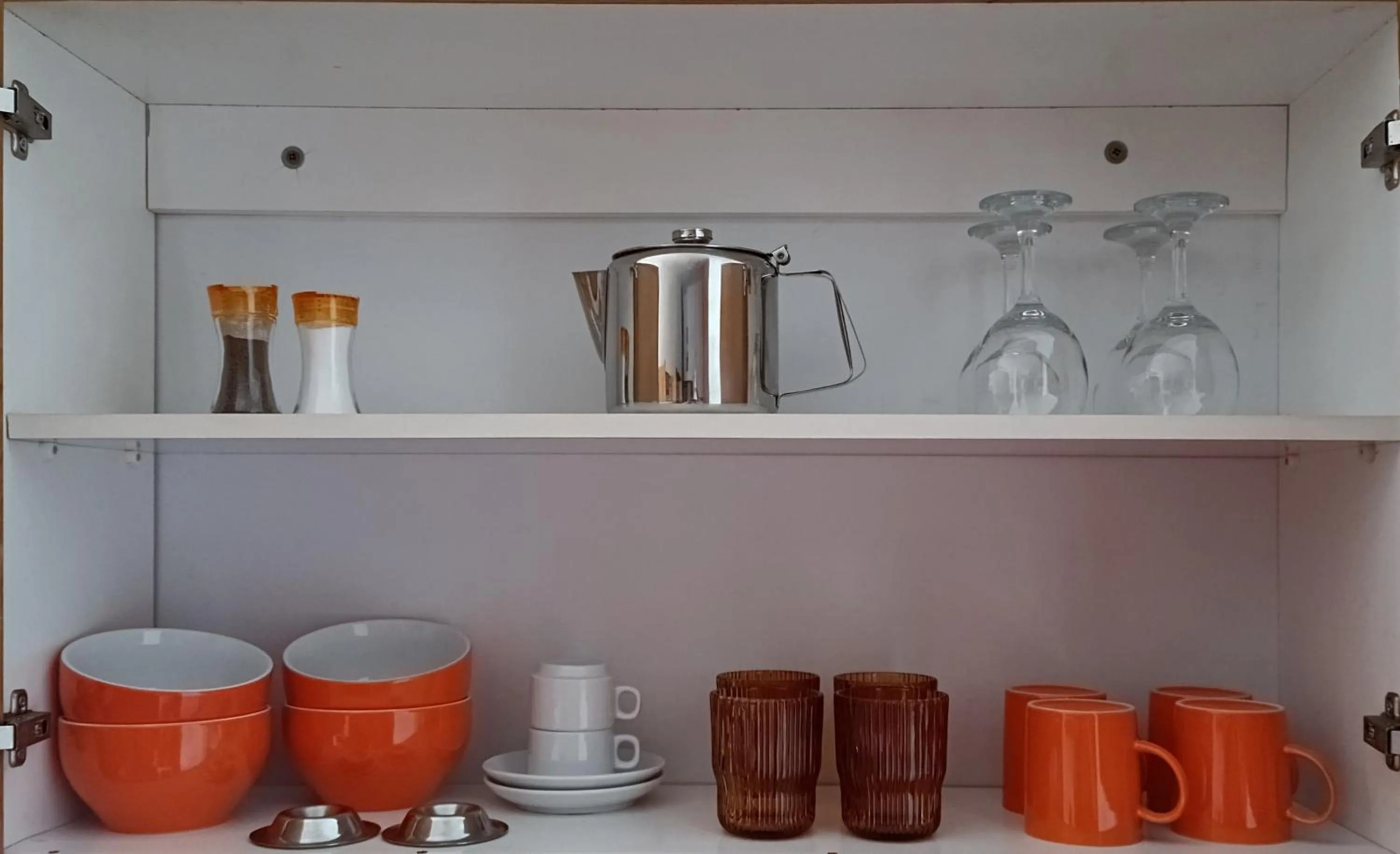 Coffee/tea facilities in Three Cities Apartments