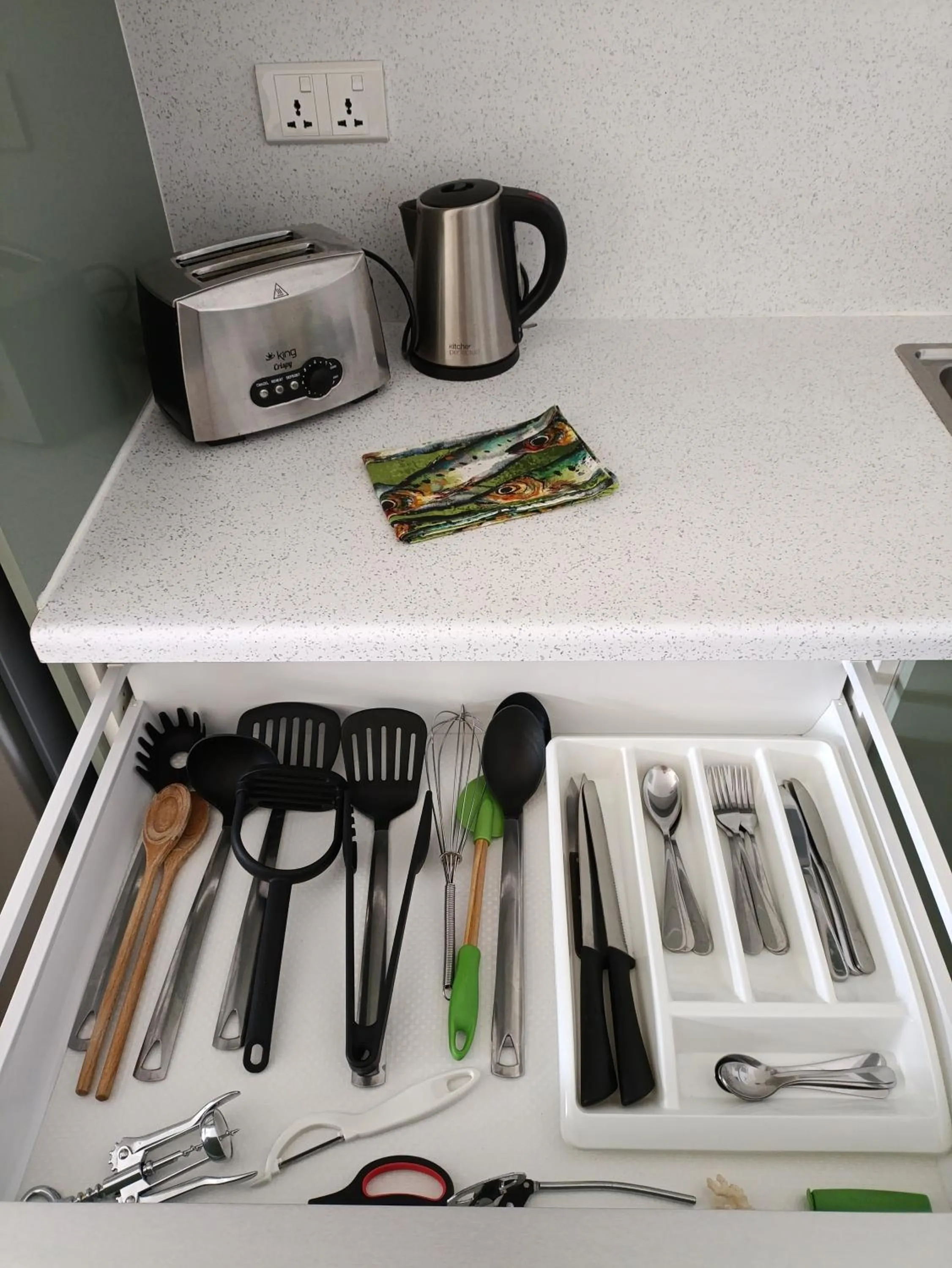 Kitchen or kitchenette in Three Cities Apartments