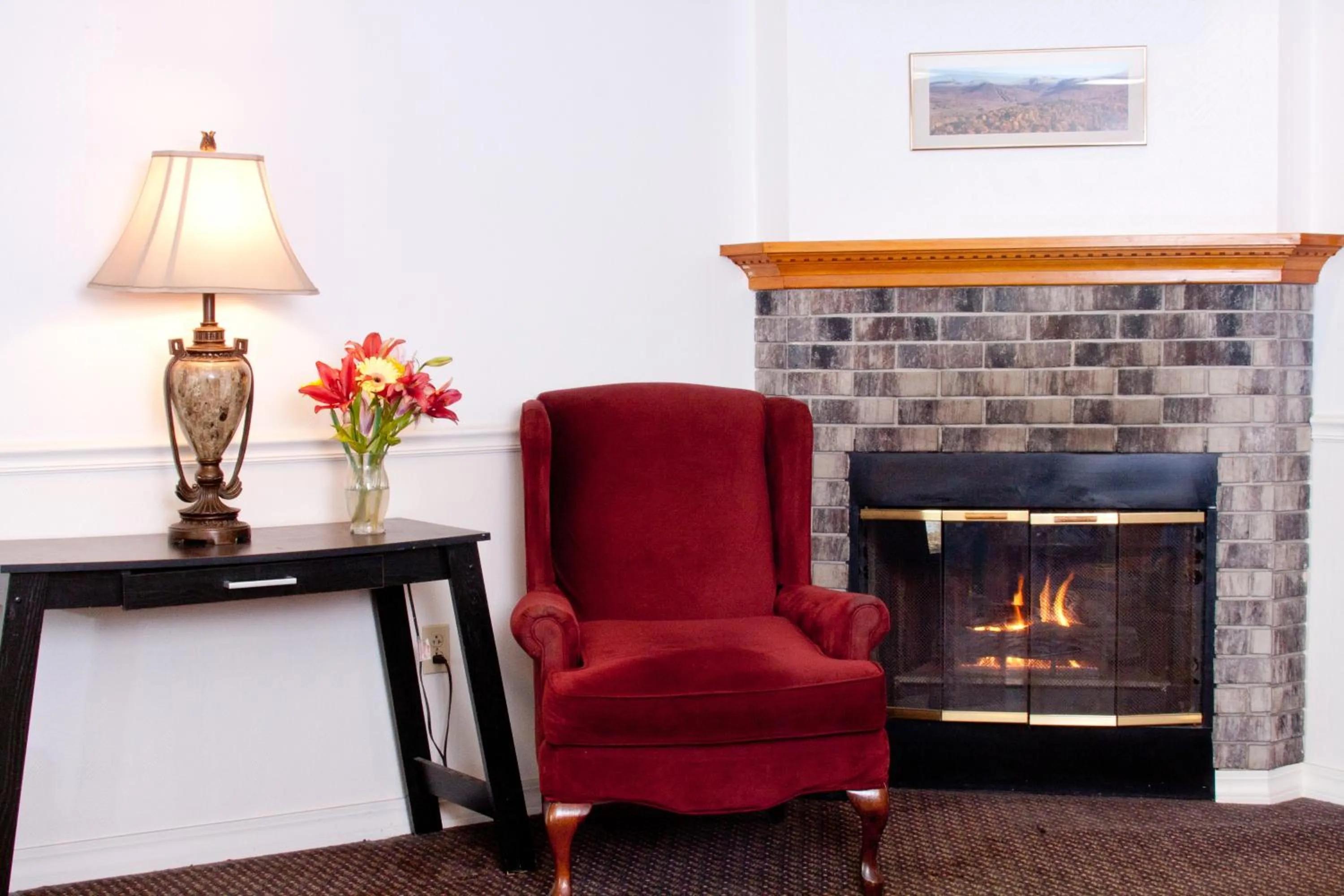 Seating area in Anchorage Inn Burlington