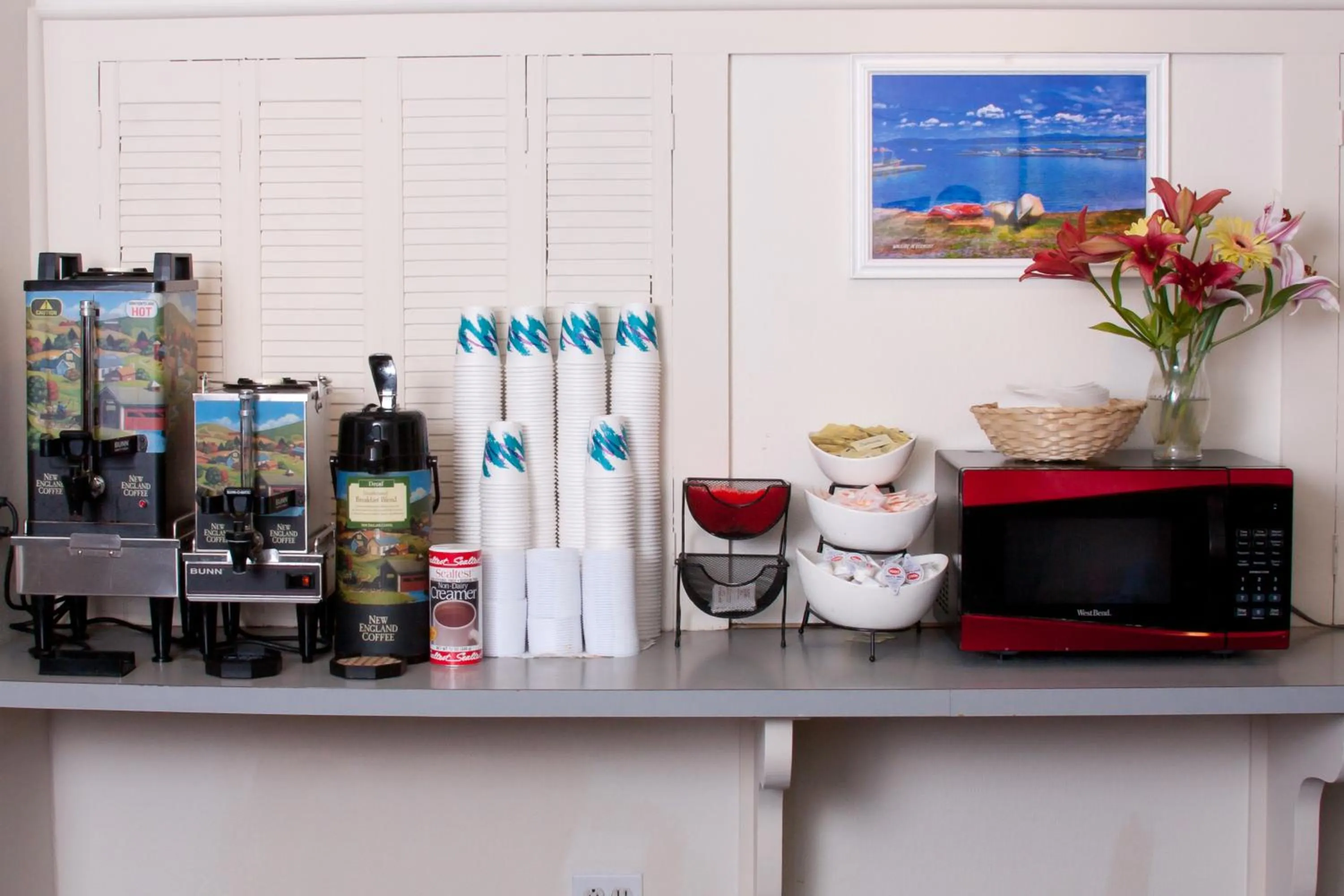 Breakfast in Anchorage Inn Burlington