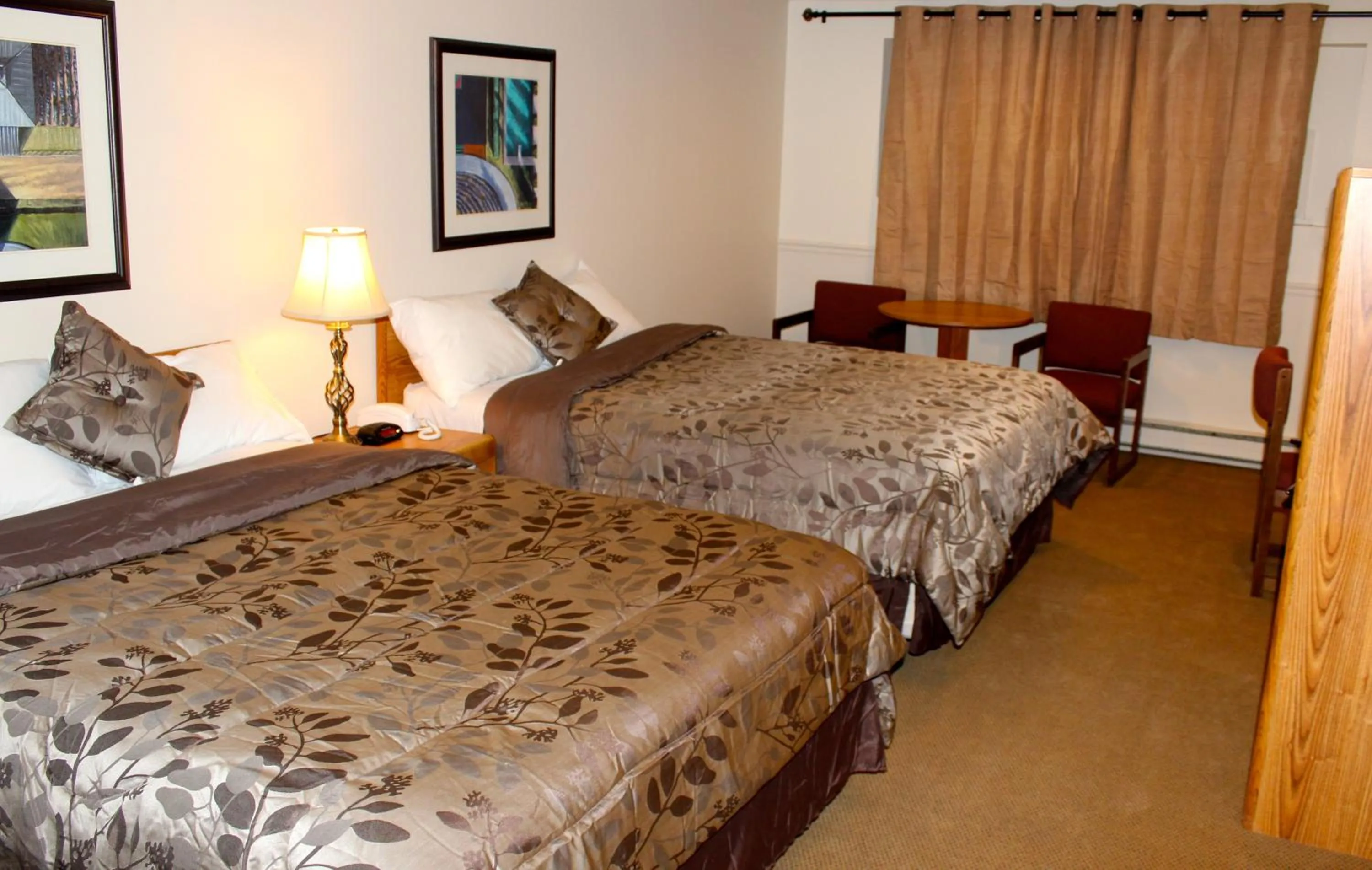 Other, Bed in Anchorage Inn Burlington