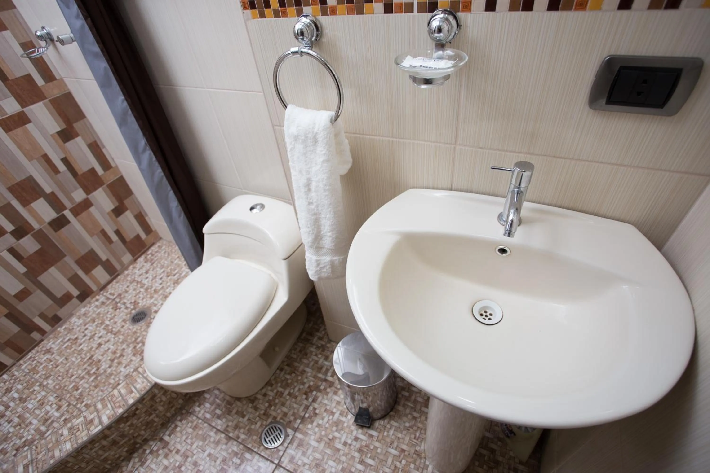 Shower in Hotel Inka King