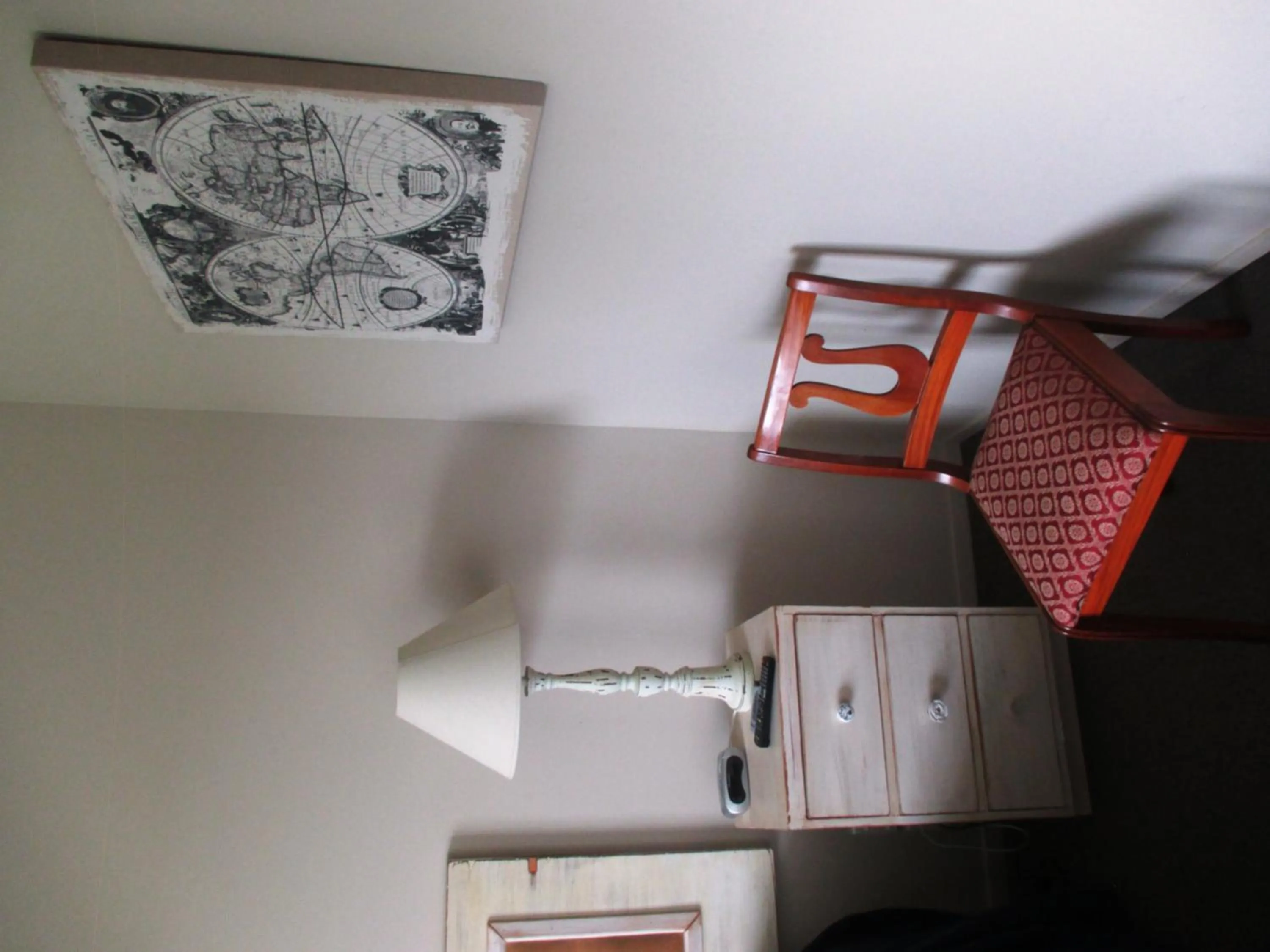 Bed in FatOwl Motel, Bar & Eatery