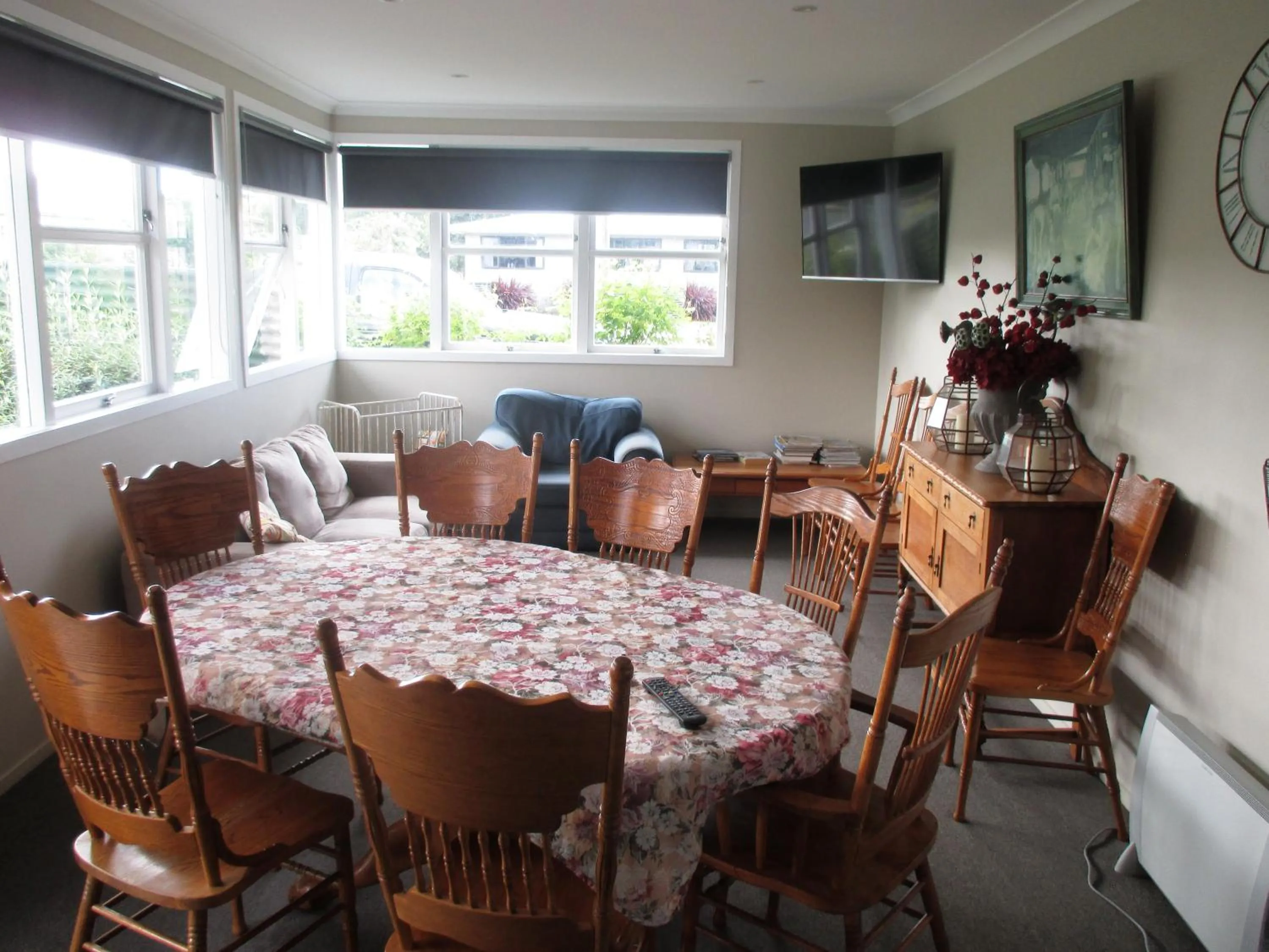 FatOwl Motel, Bar & Eatery