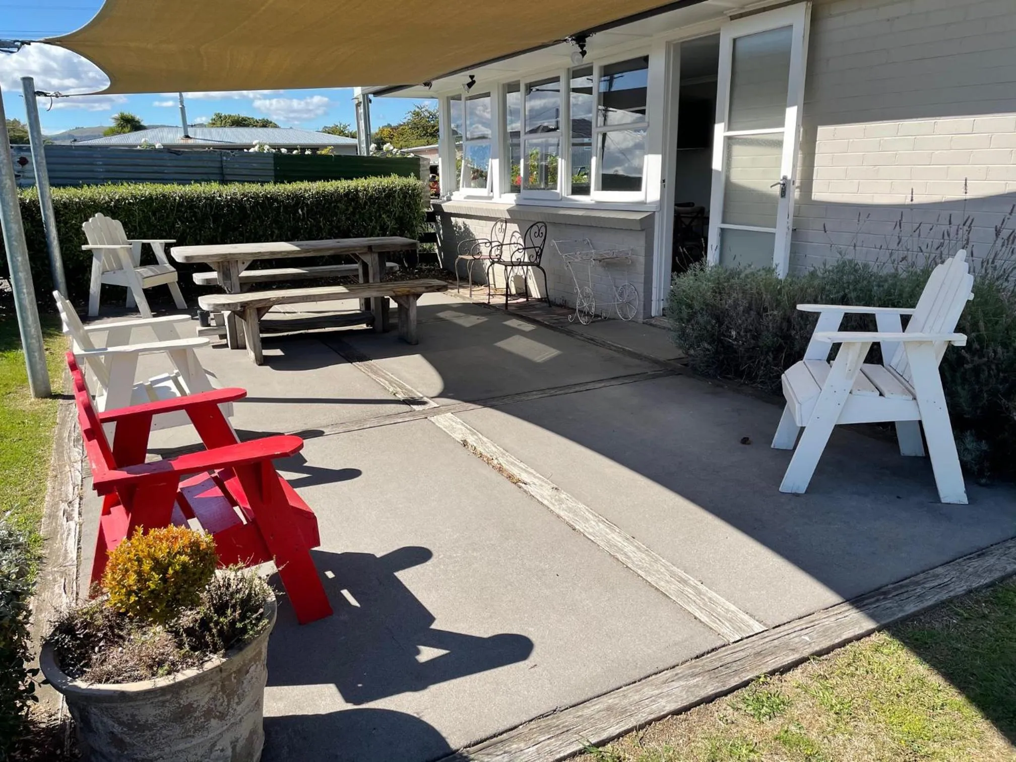 FatOwl Motel, Bar & Eatery