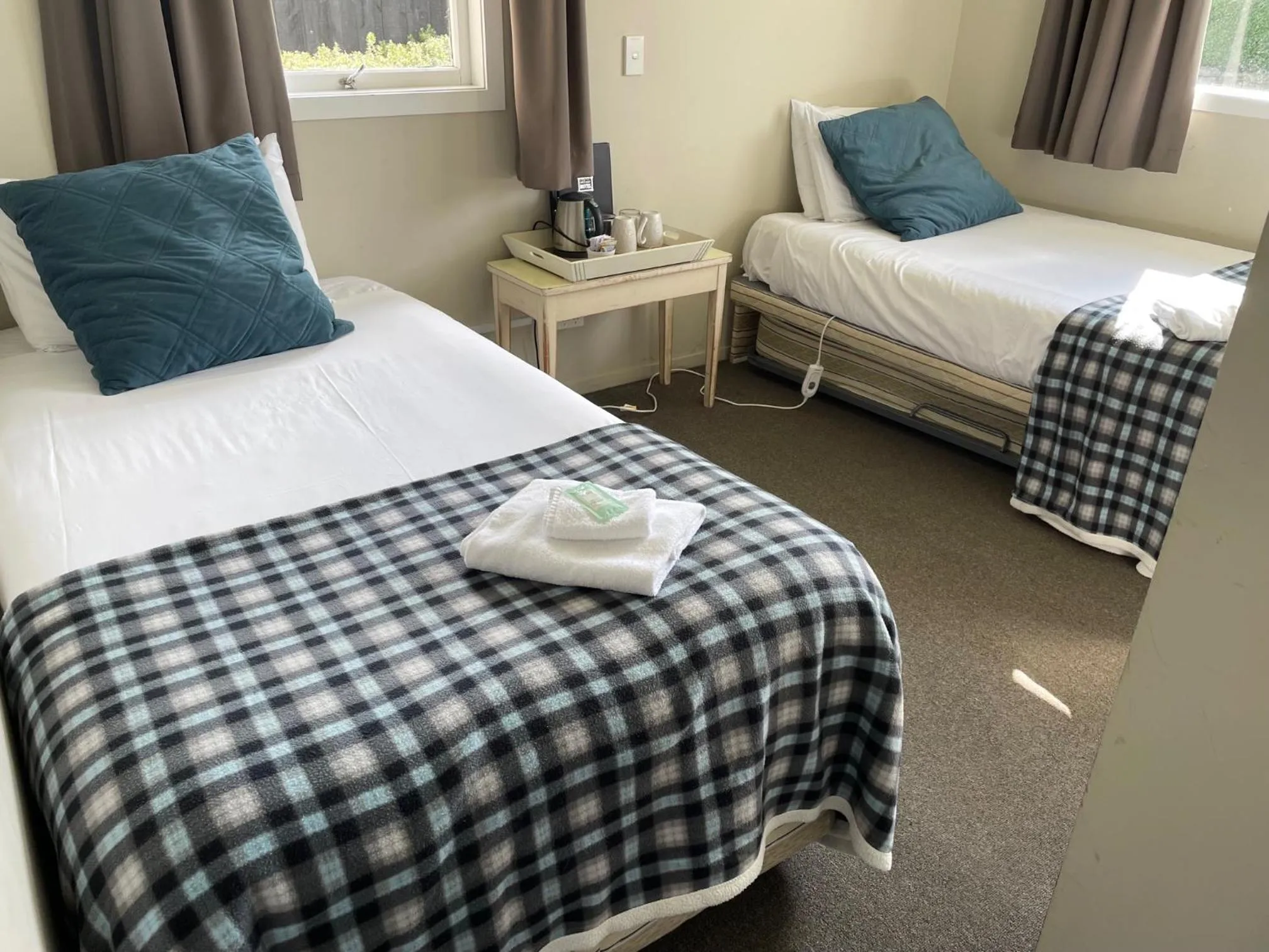 Bed in FatOwl Motel, Bar & Eatery